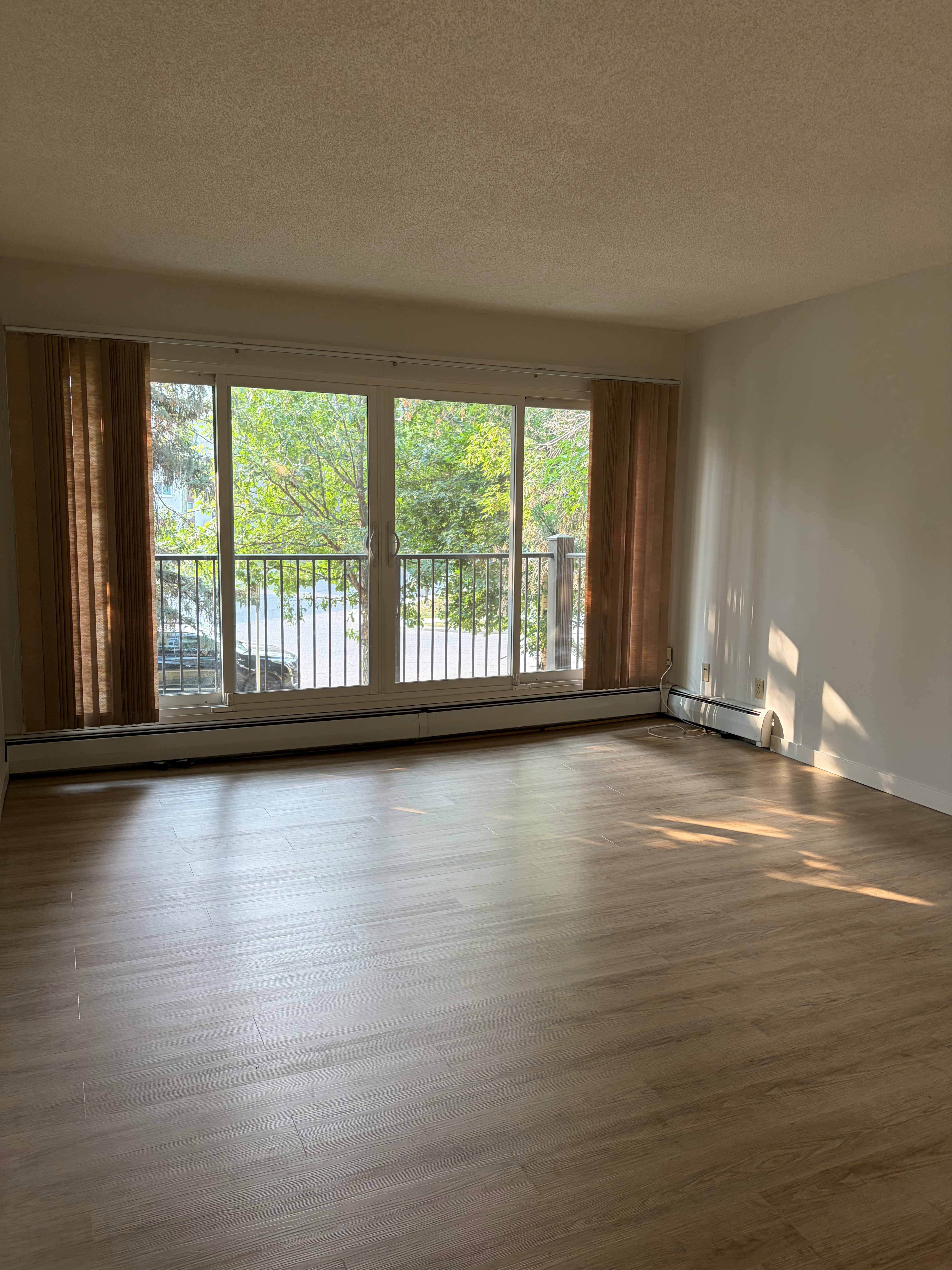 204-604 1 Avenue Northwest, Calgary, AB, T2N 0A3 - 12