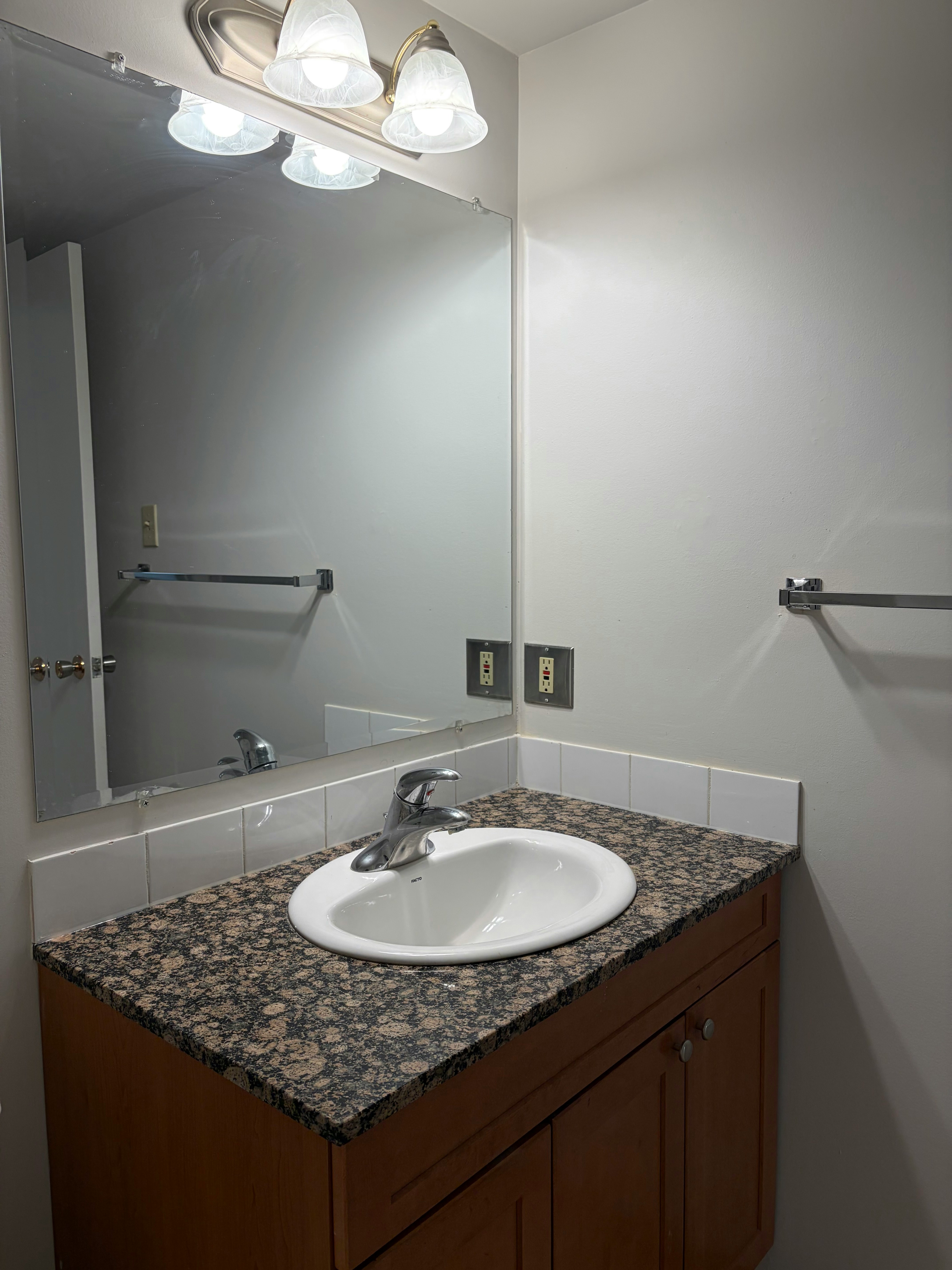204-604 1 Avenue Northwest, Calgary, AB, T2N 0A3 - 7