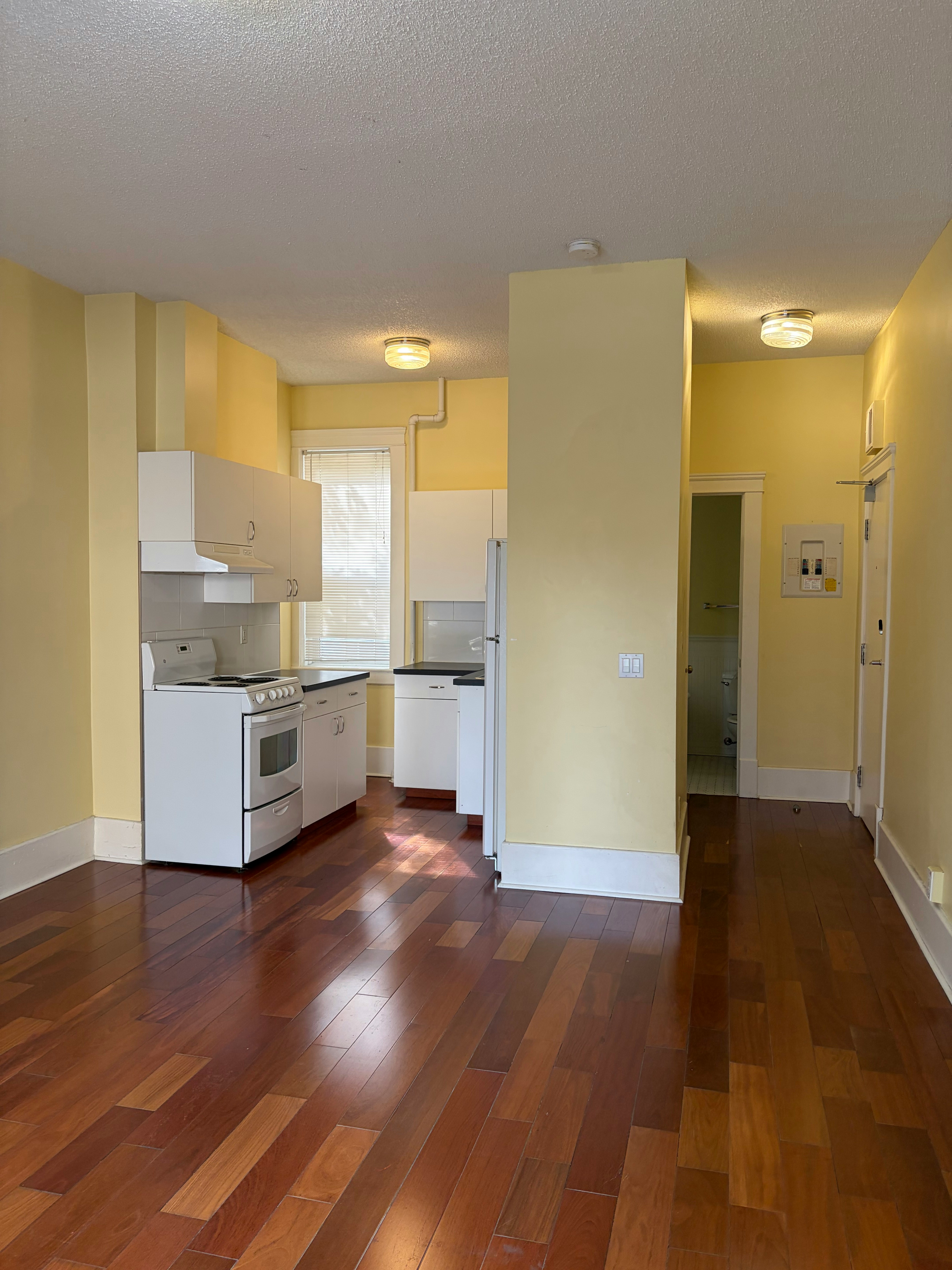 22-1411 Centre Street SW, Calgary, AB, T2G 2E5 - 3