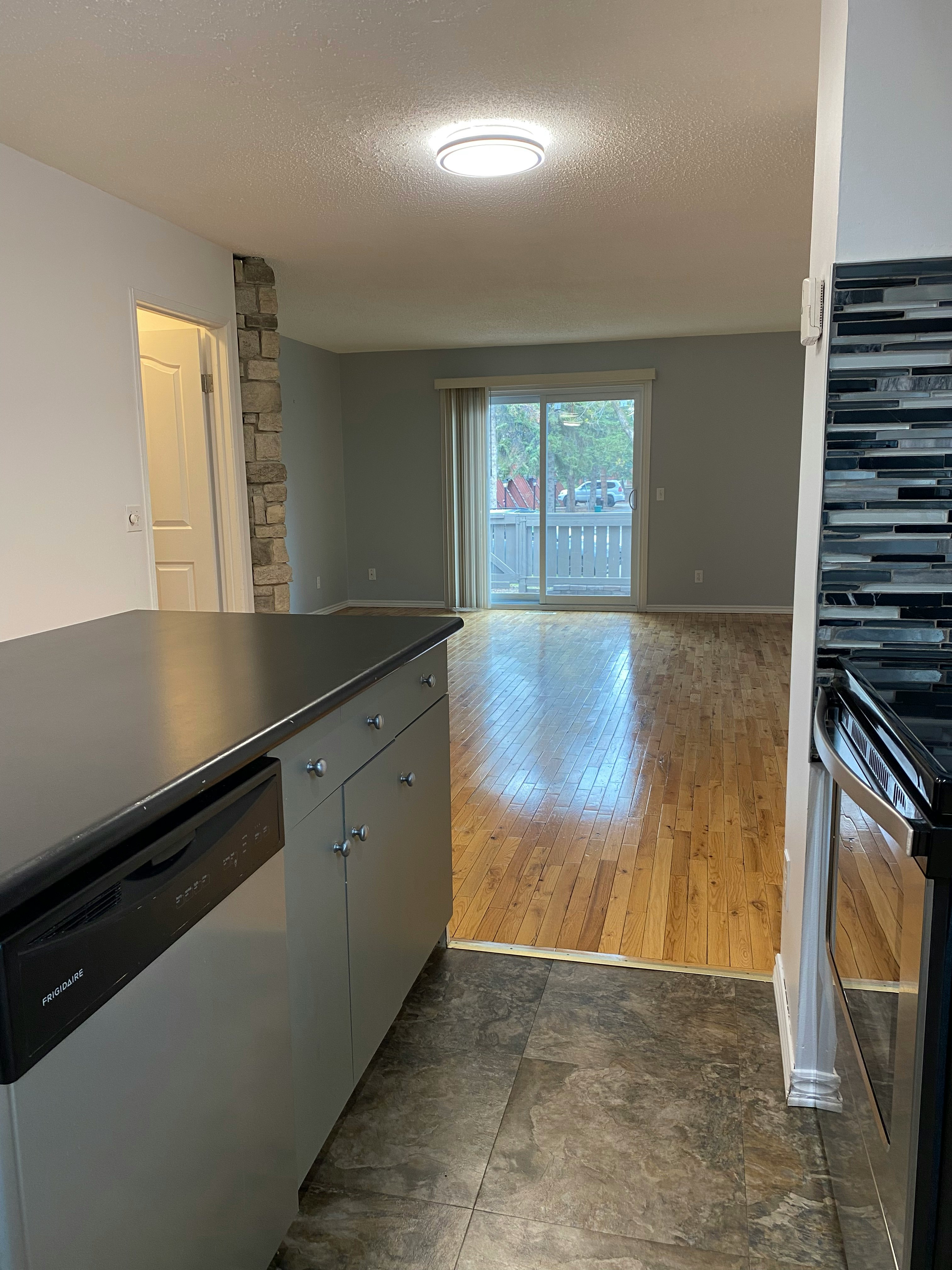 502-829 Coach Bluff Crescent Southwest, Calgary, AB, T3H 1B1 - 4