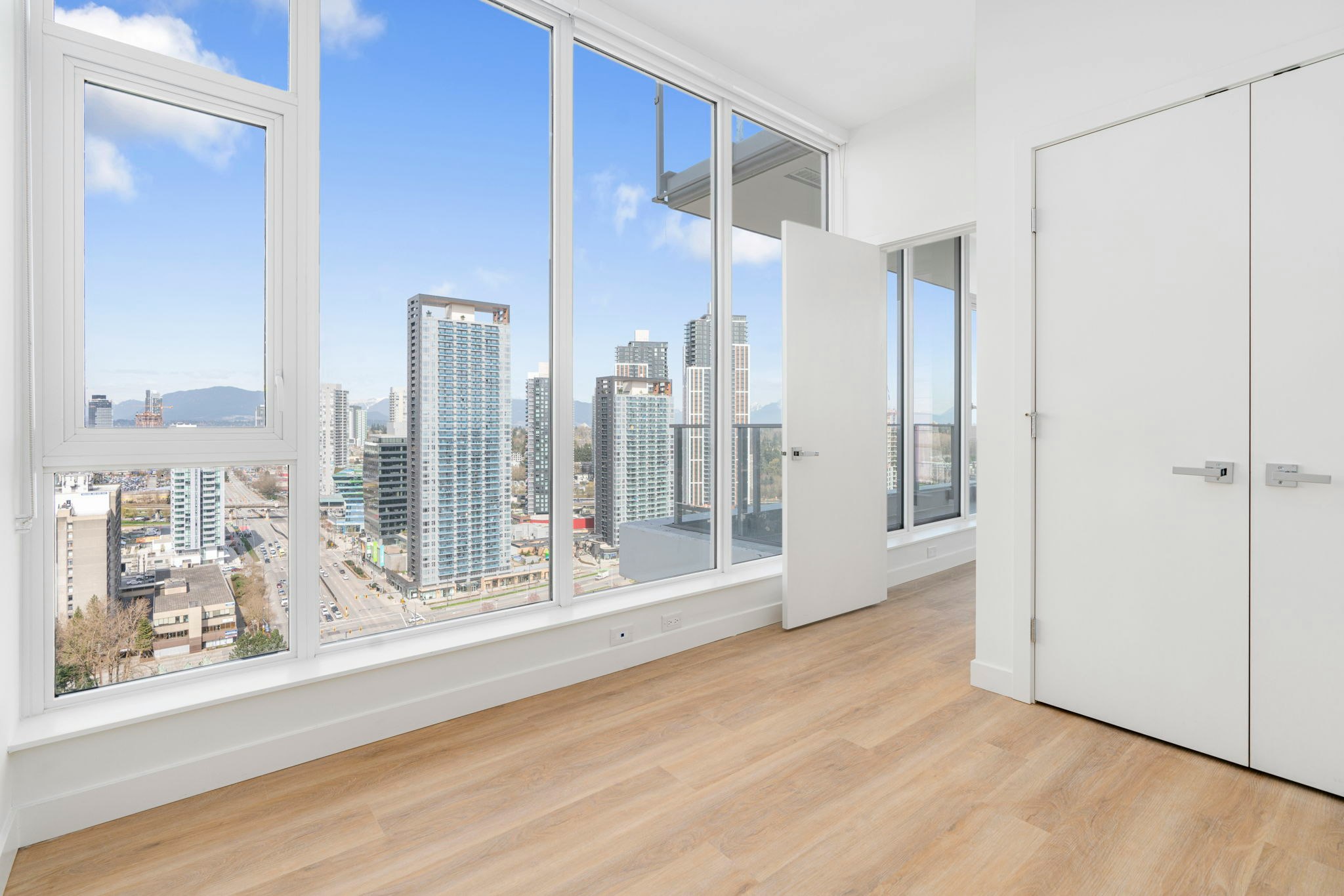 2707-9675 King George Boulevard, Surrey, BC, V3T 0T7 - 19