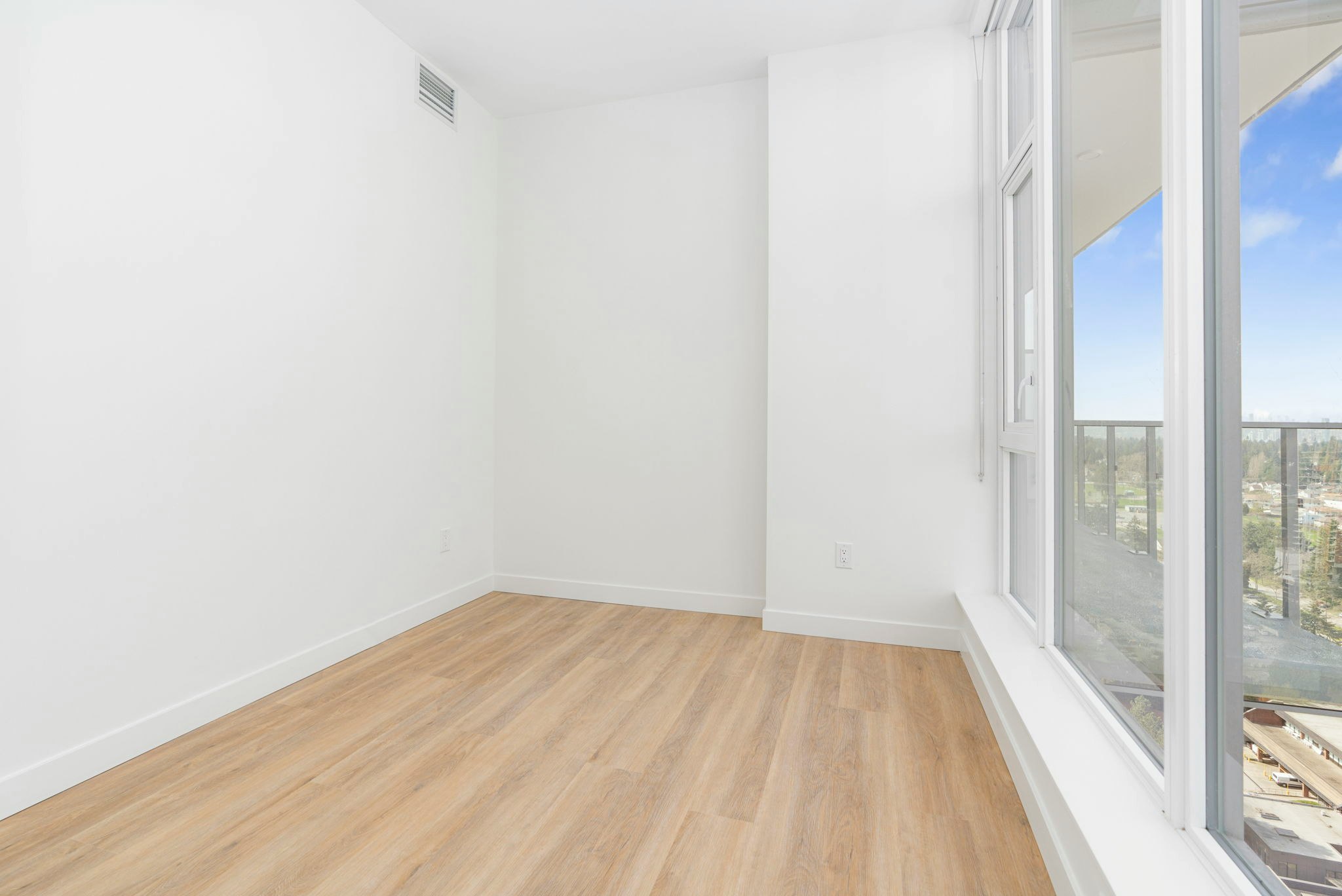 2707-9675 King George Boulevard, Surrey, BC, V3T 0T7 - 22