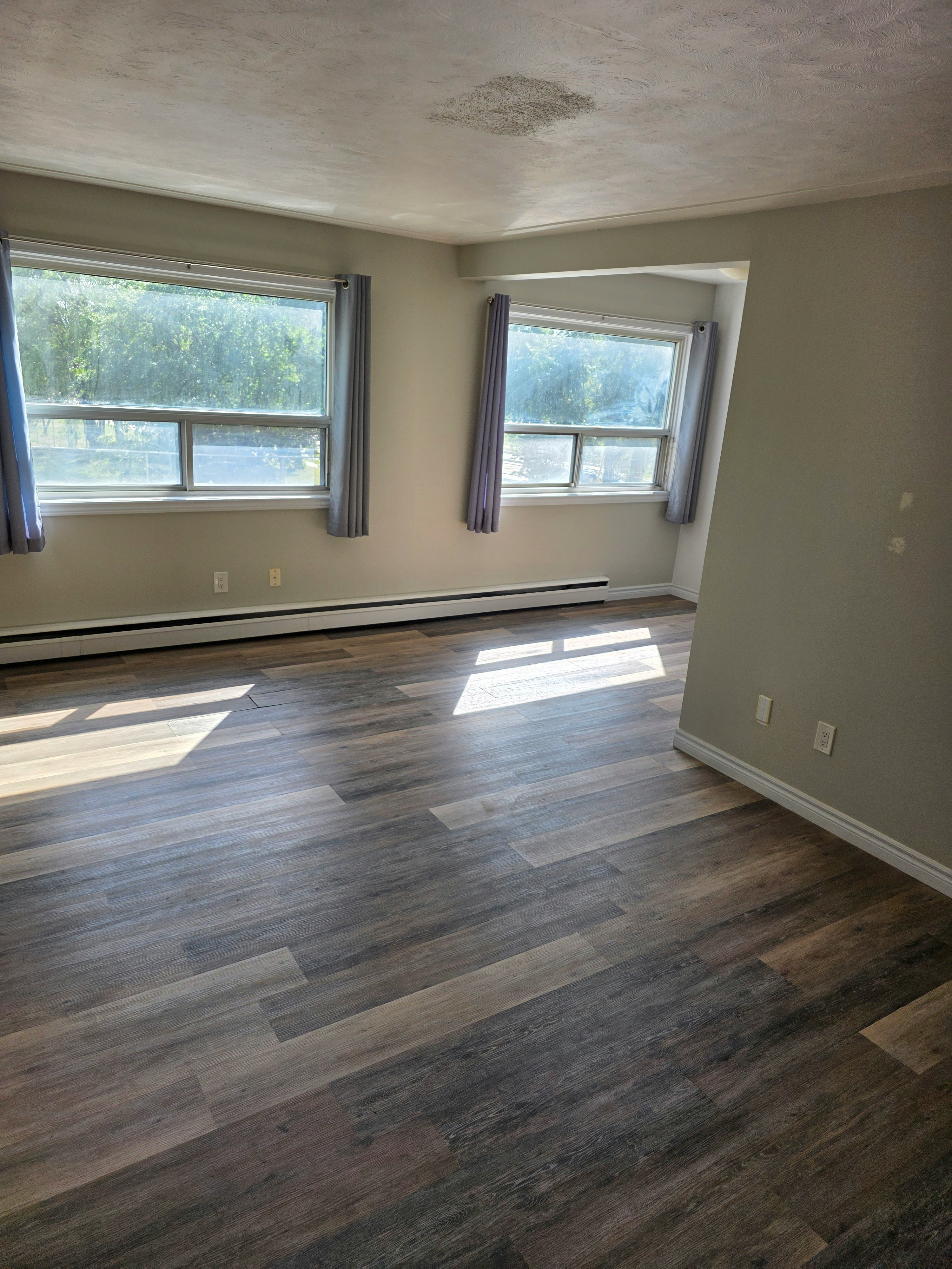 14-21 Stirling Avenue South, Kitchener, ON, N2G 3N6