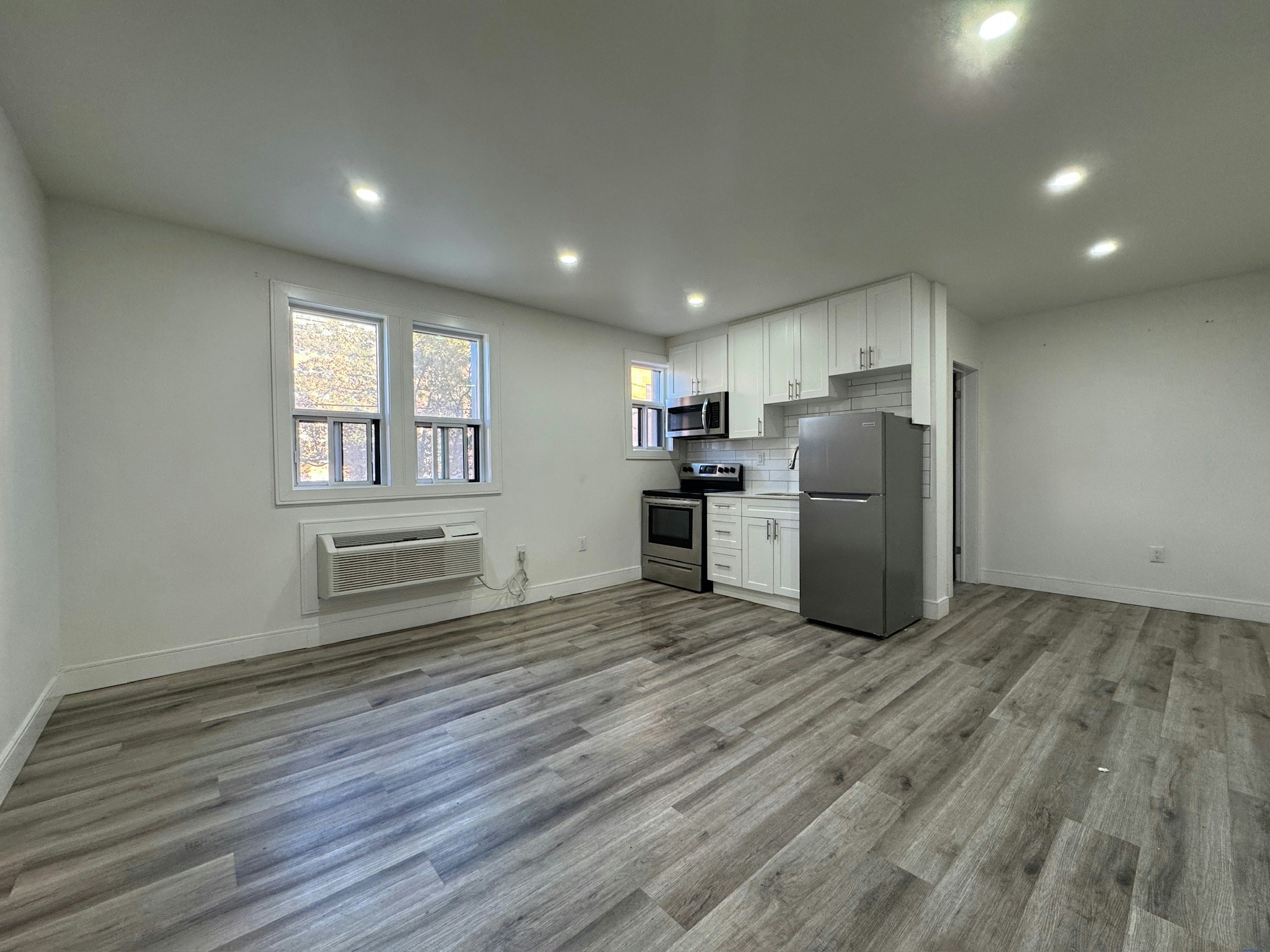 103-444 Park Street West, Windsor, ON, N9A 5V3 - 2