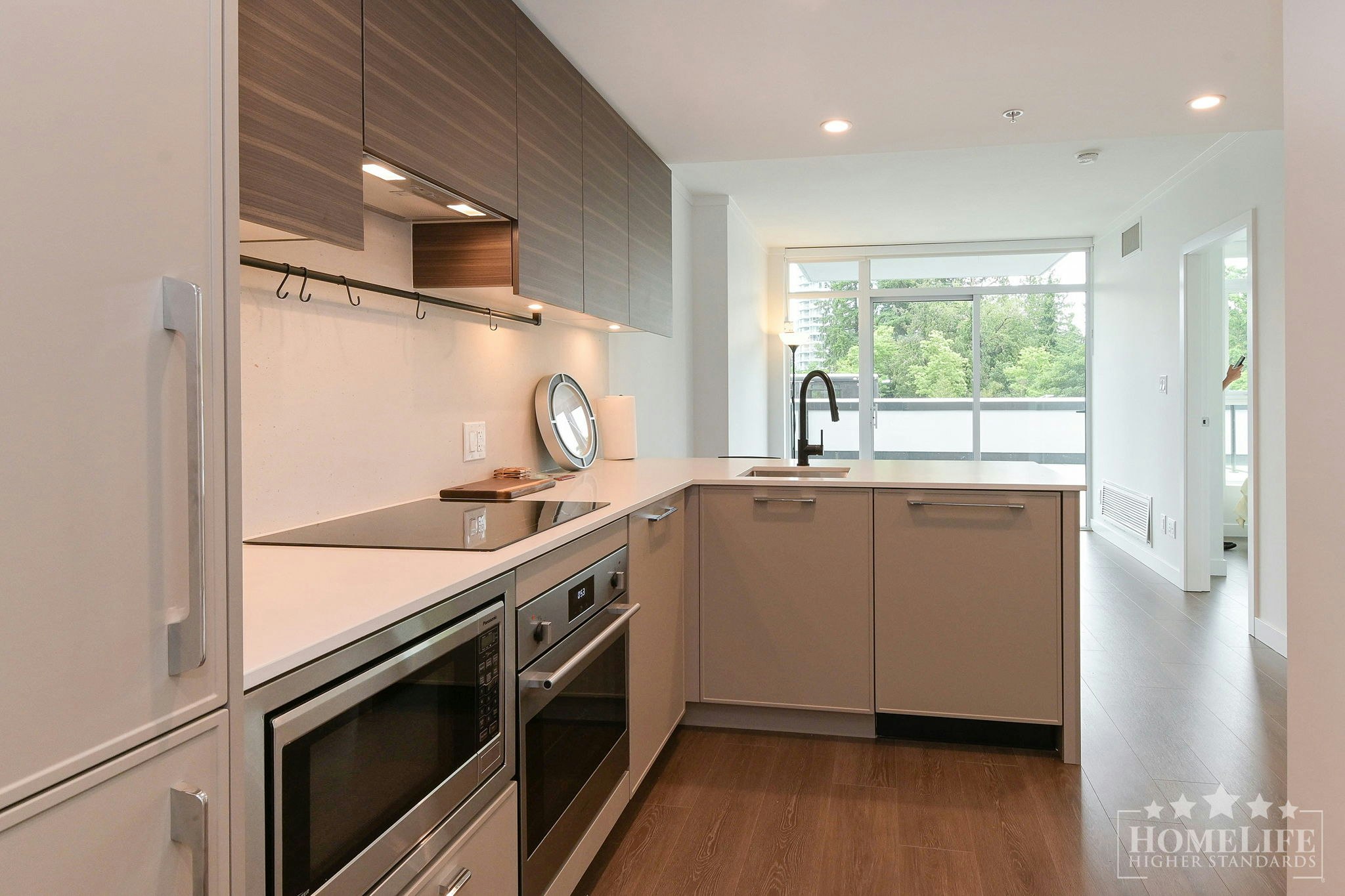 306-13725 George Jct, Surrey, BC, V3T 0V7 - 7
