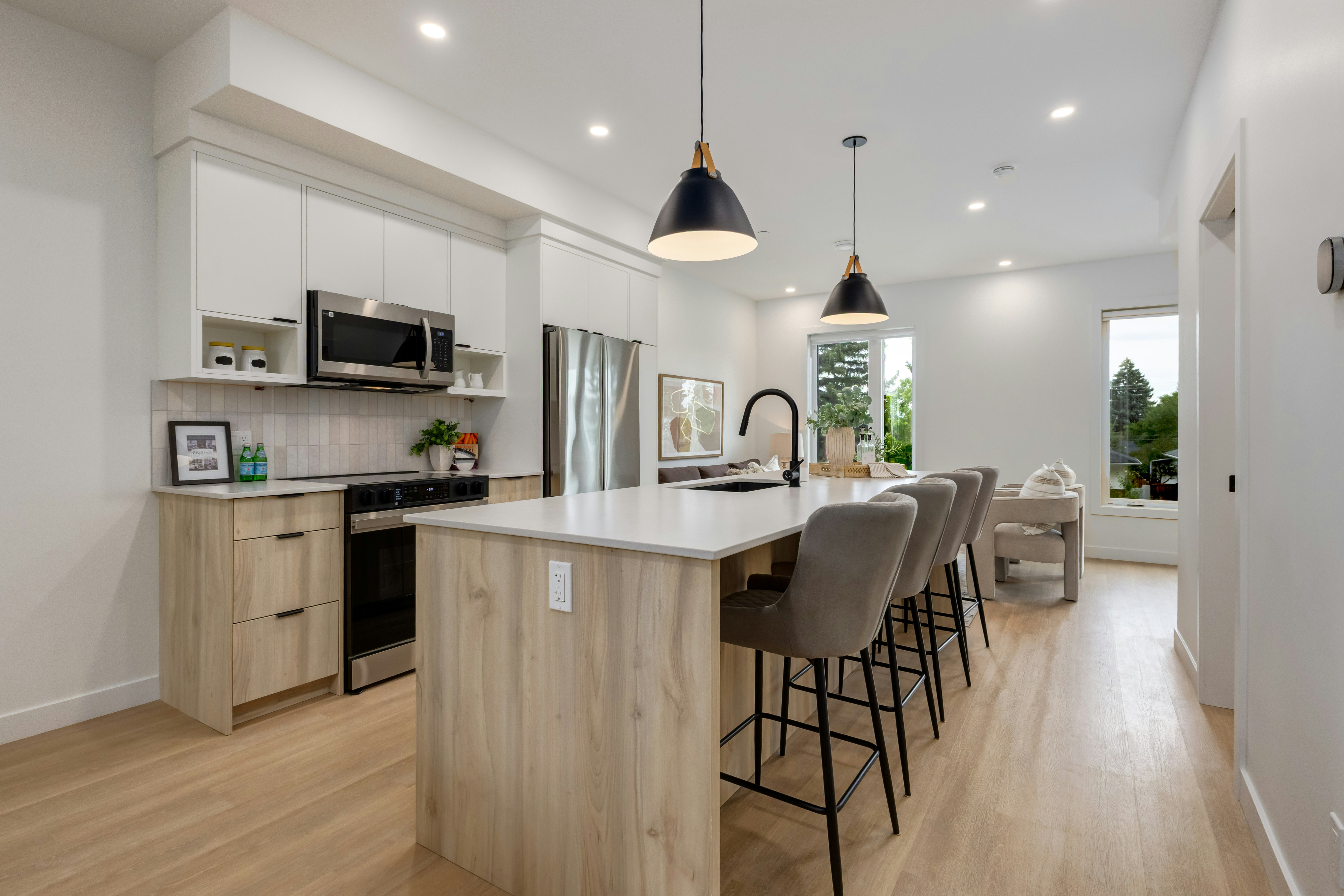 3-3616 Richmond Road Southwest, Calgary, AB, T3E 4N9 - 3