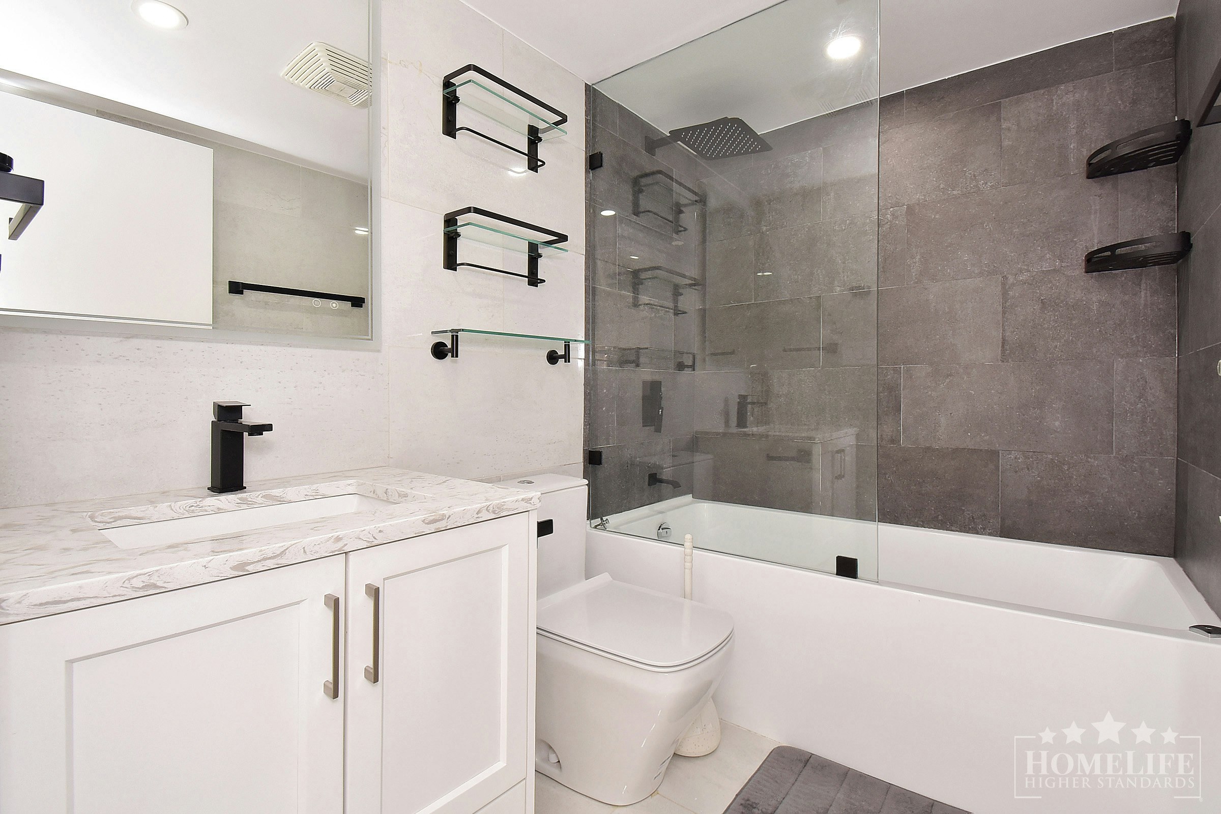 2002-10777 University Drive, Surrey, BC, V3T 0E7 - 9