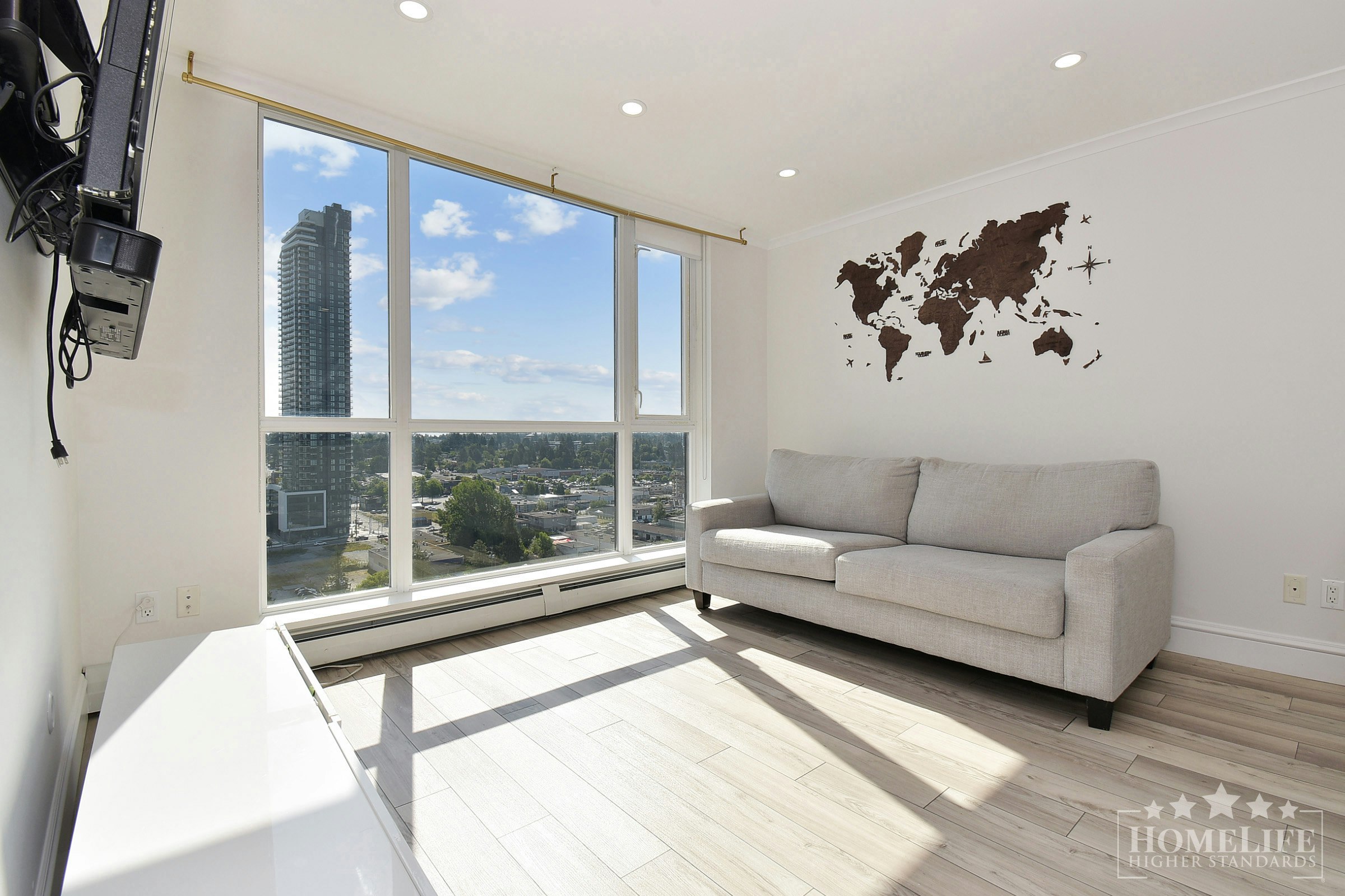 2002-10777 University Drive, Surrey, BC, V3T 0E7 - 3