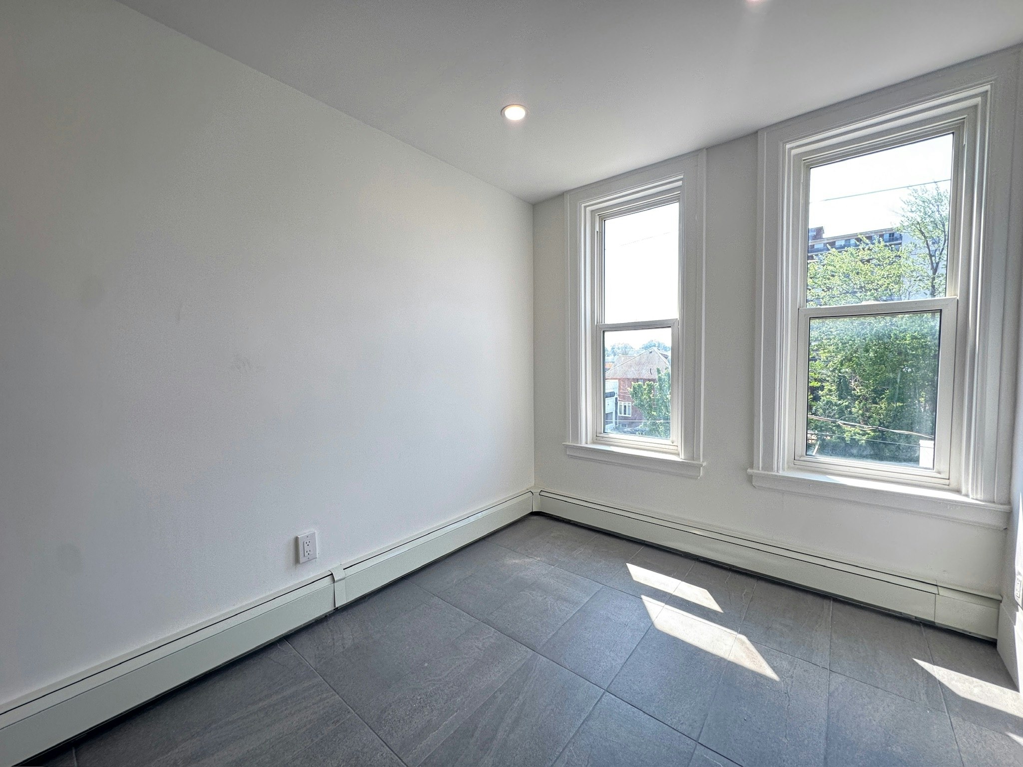 18-74 Shepherd Street West, Windsor, ON, N8X 1B0 - 4