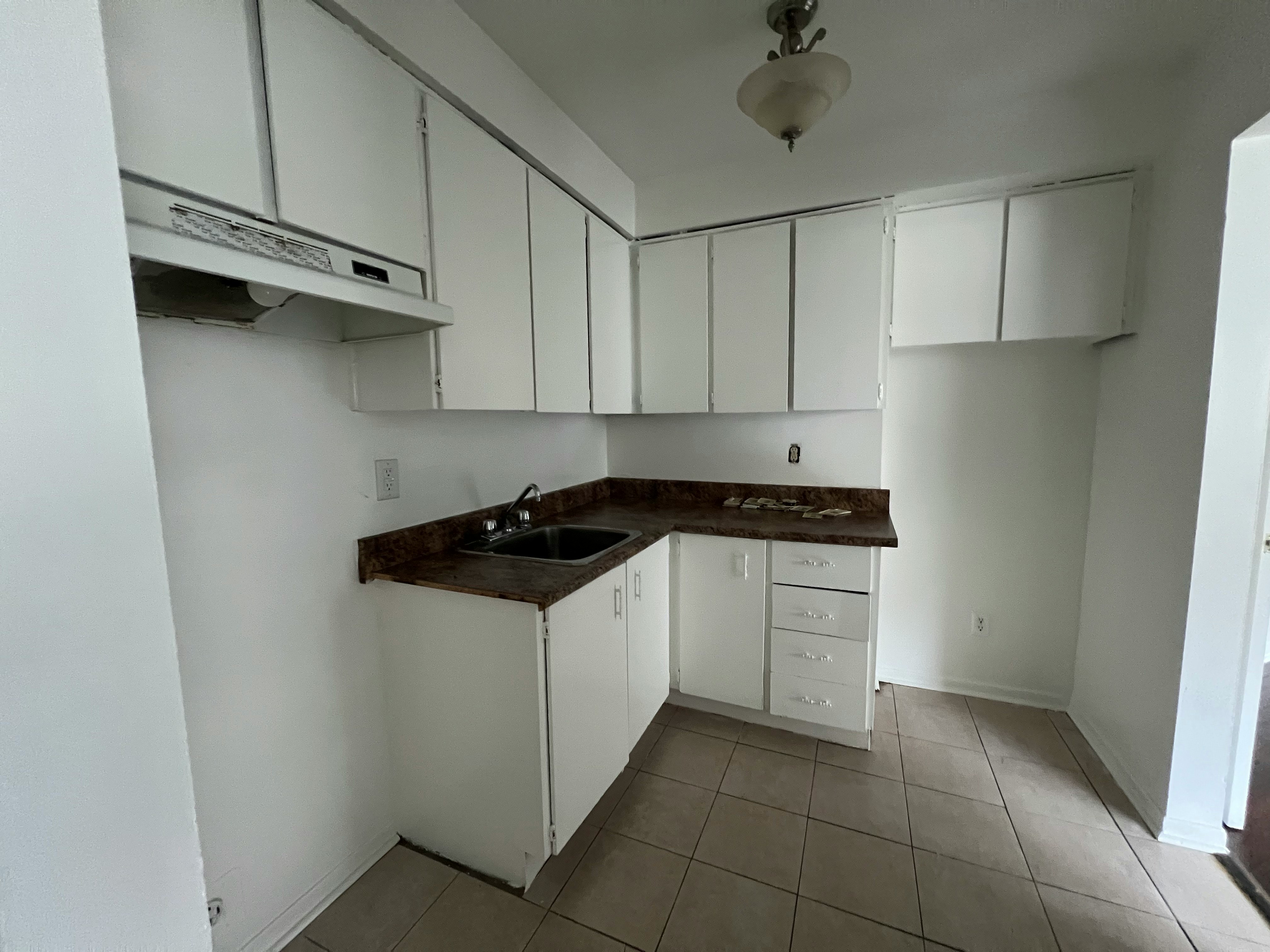 109-425 Rathburn Road East, Mississauga, ON, L4Z 1V6 - 3