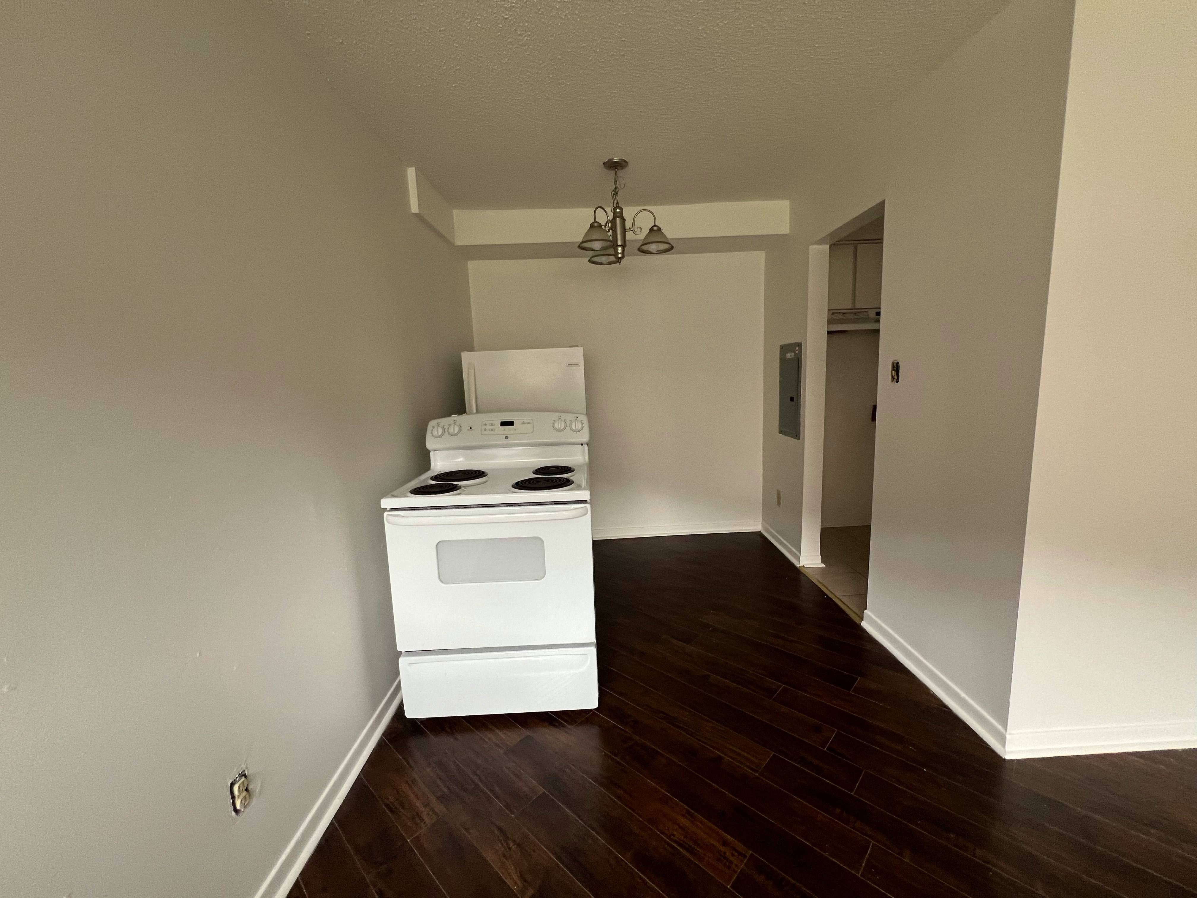 109-425 Rathburn Road East, Mississauga, ON, L4Z 1V6 - 4