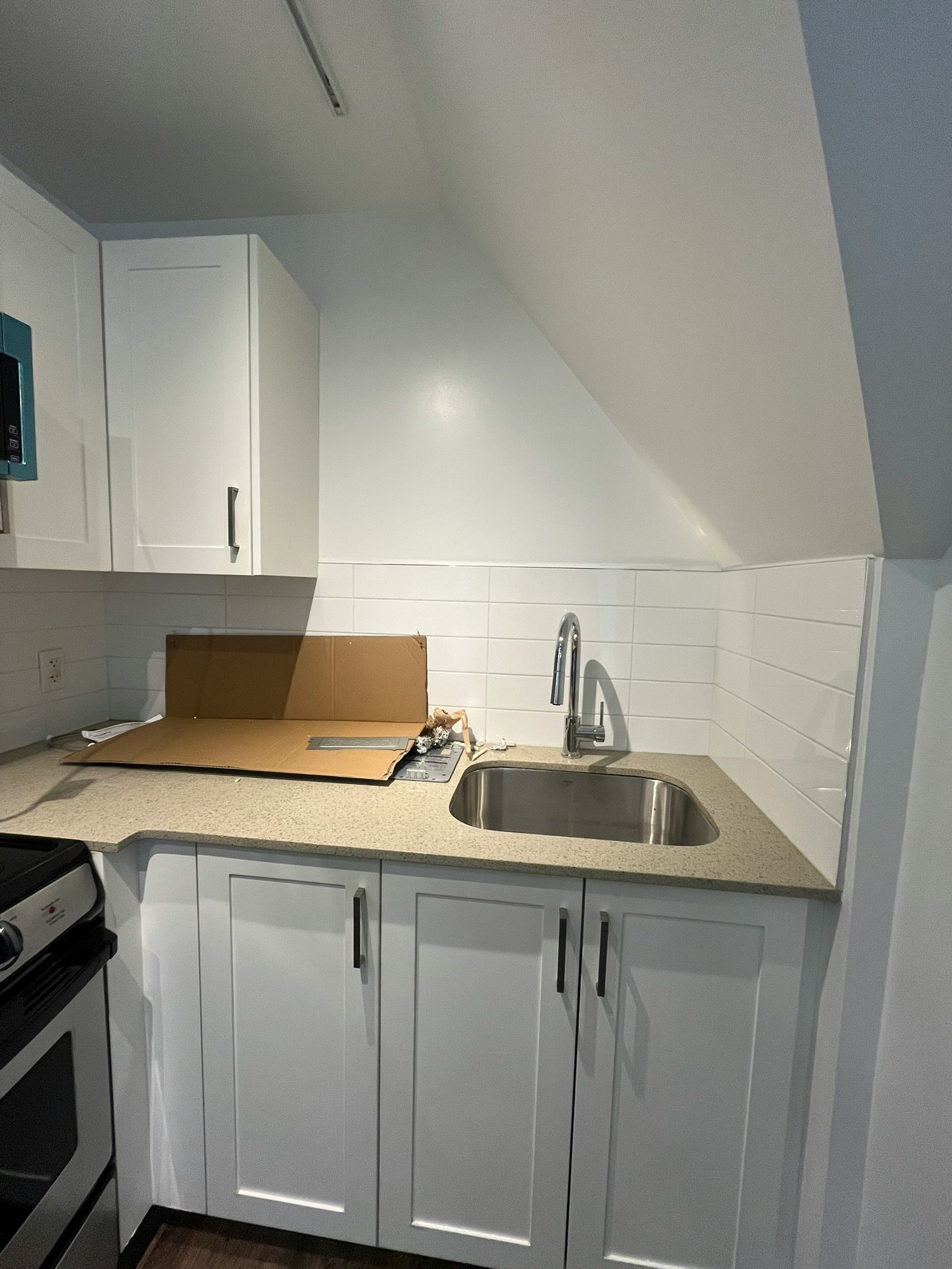33-1539 Comox Street, Vancouver, BC, V6G 1P3 - 4