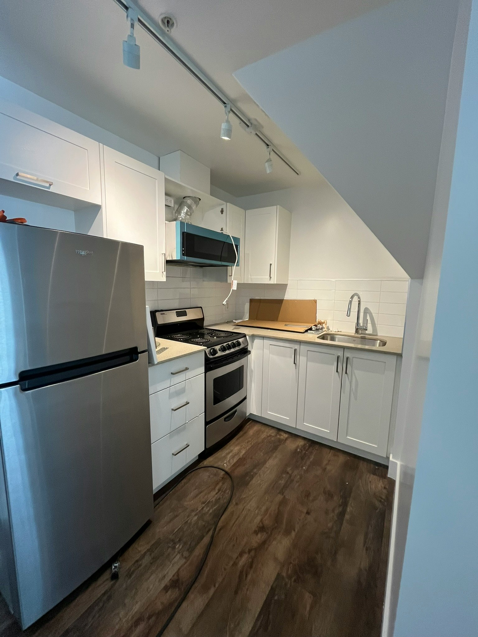 33-1539 Comox Street, Vancouver, BC, V6G 1P3