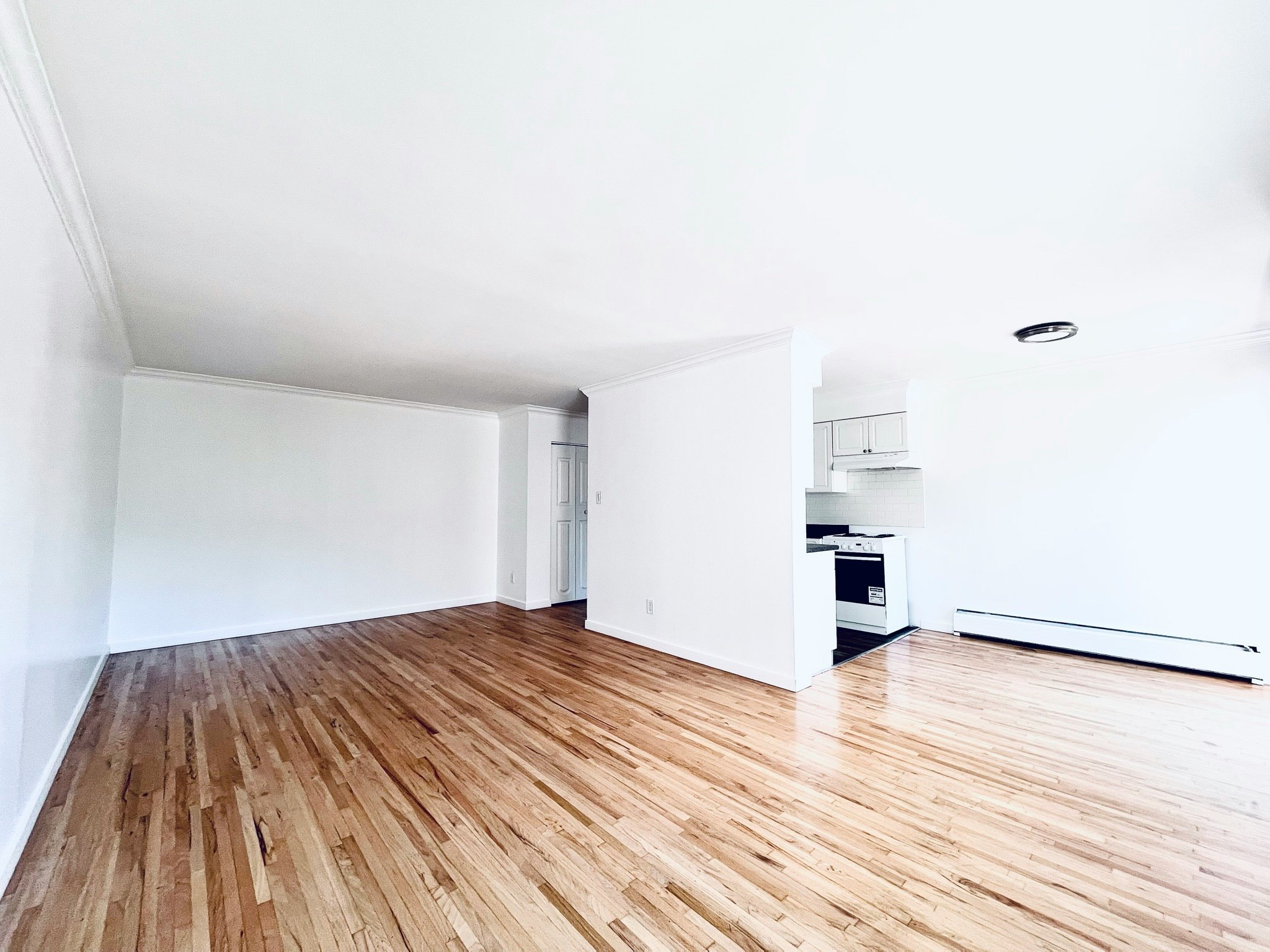 204-1280 Madison Avenue, Burnaby, BC, V5C 4Y5 - 3
