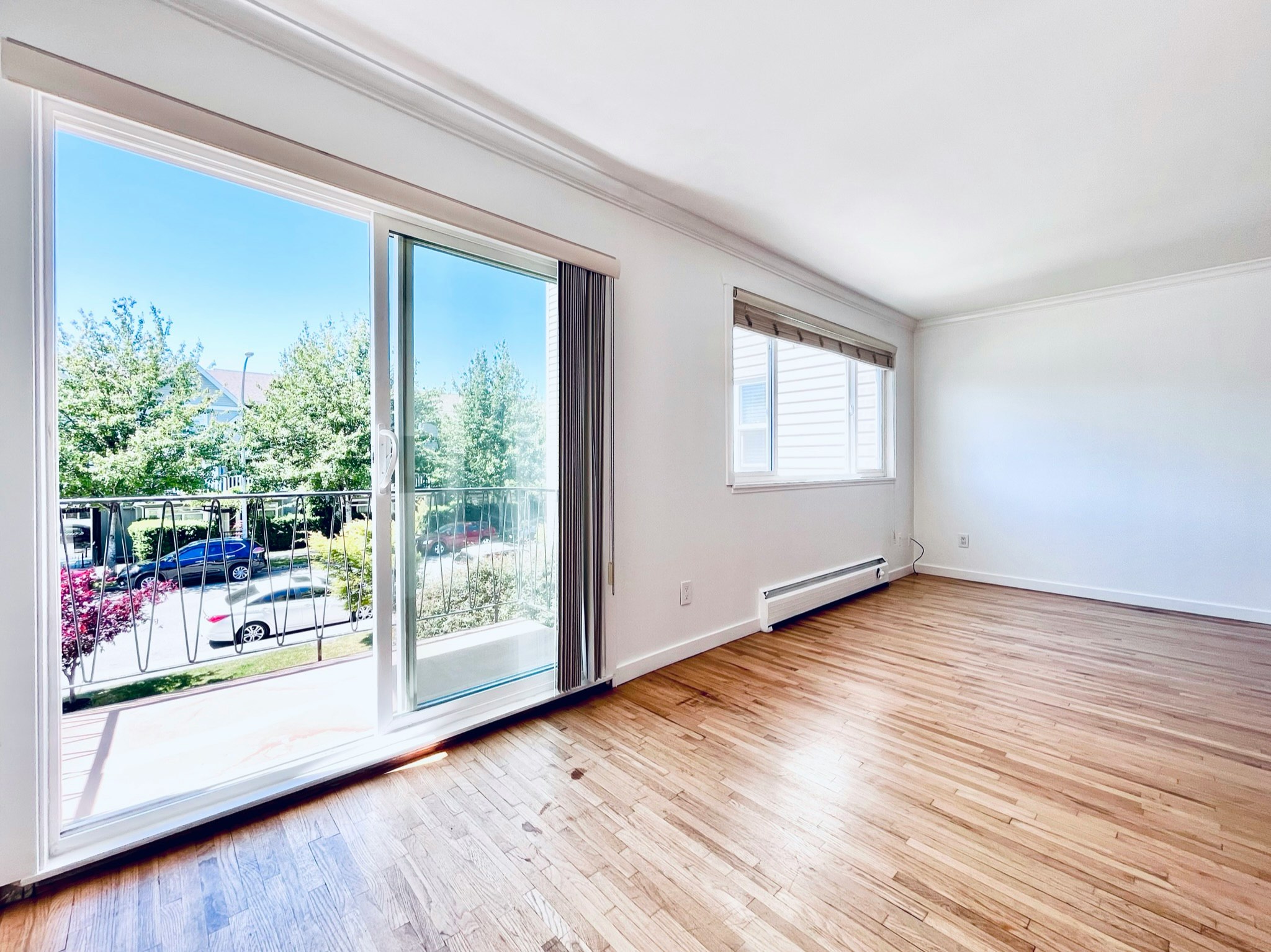 204-1280 Madison Avenue, Burnaby, BC, V5C 4Y5
