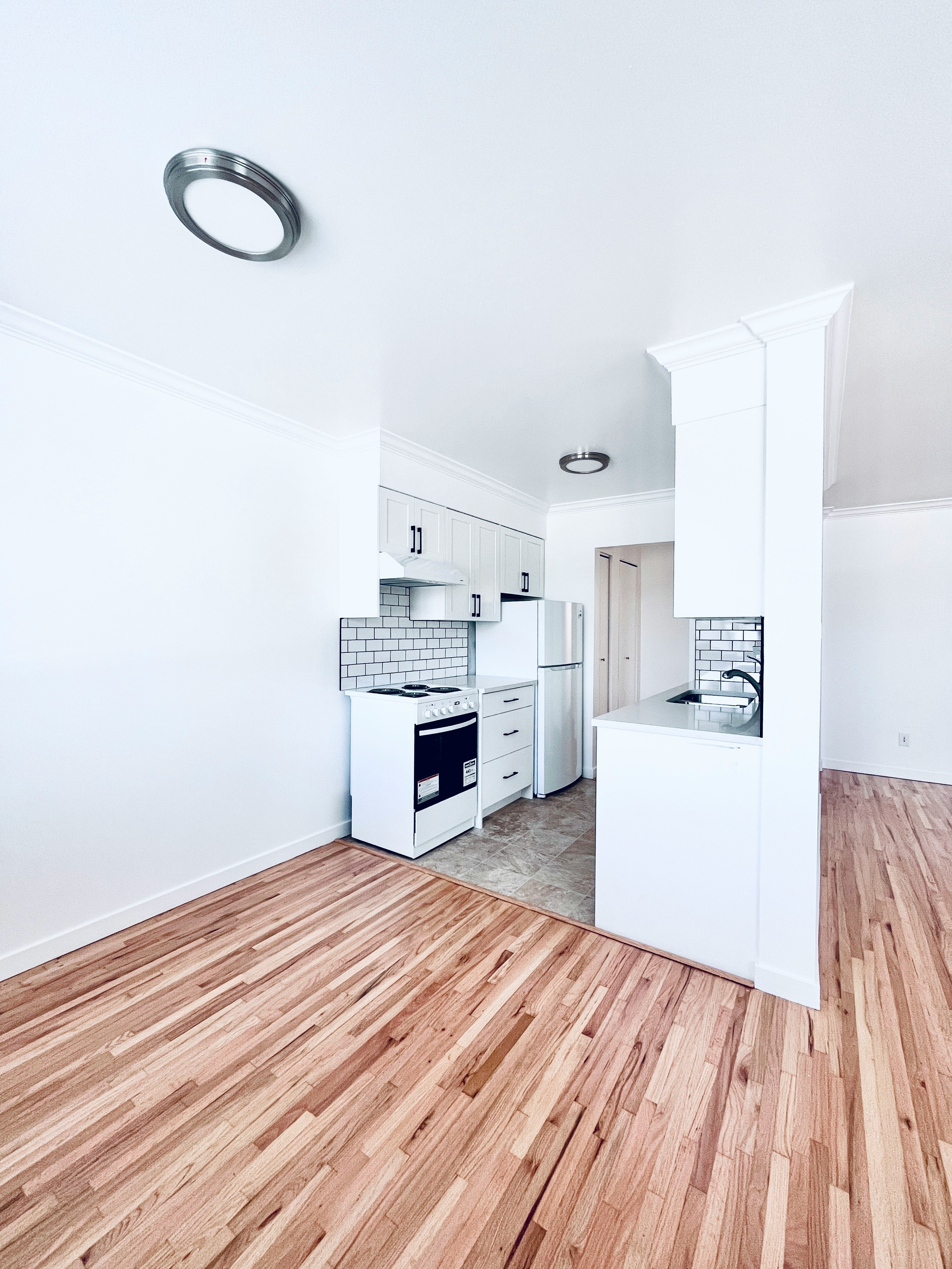 105-1280 Madison Avenue, Burnaby, BC, V5C 4Y5 - 5