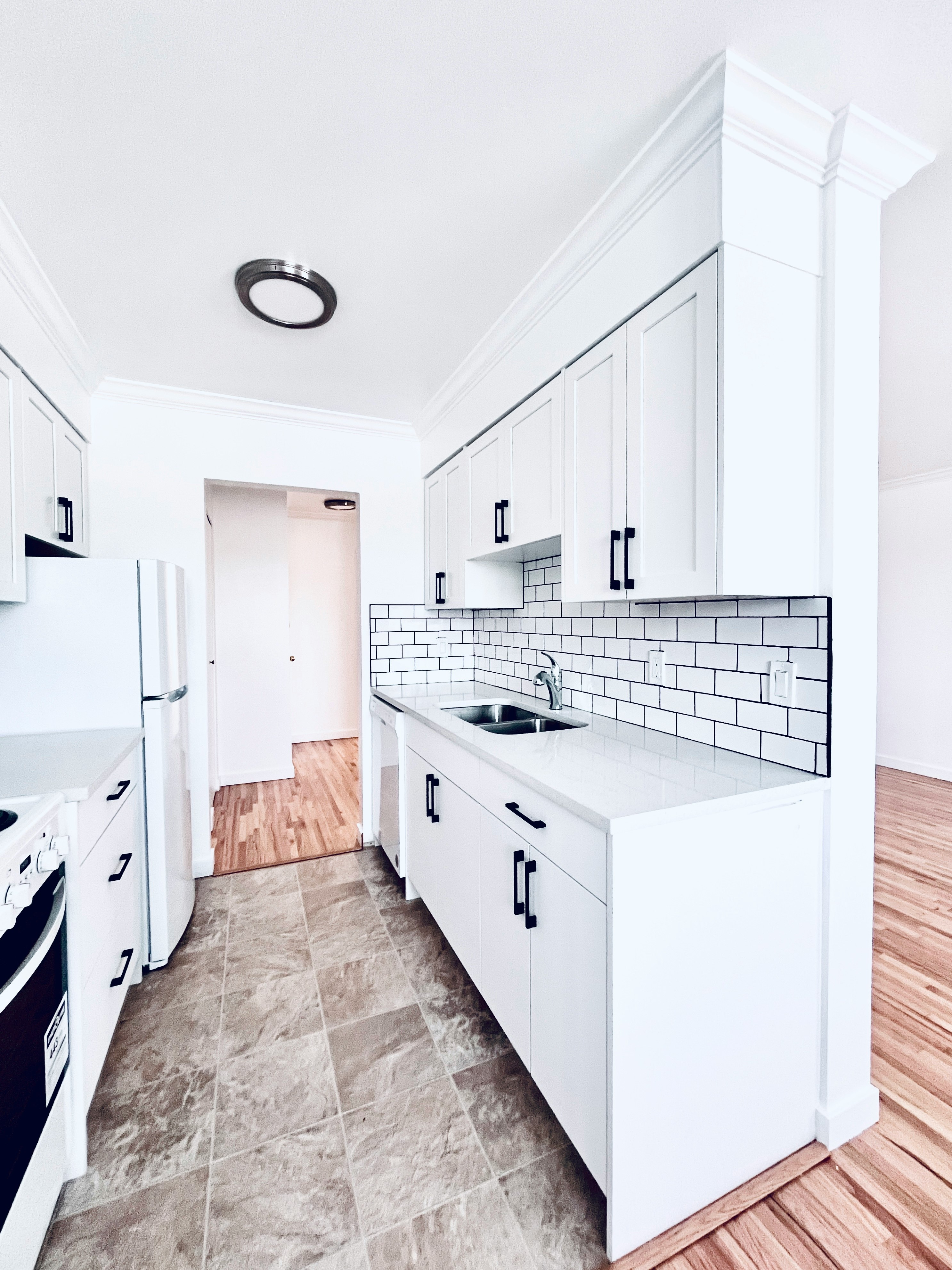 105-1280 Madison Avenue, Burnaby, BC, V5C 4Y5 - 4