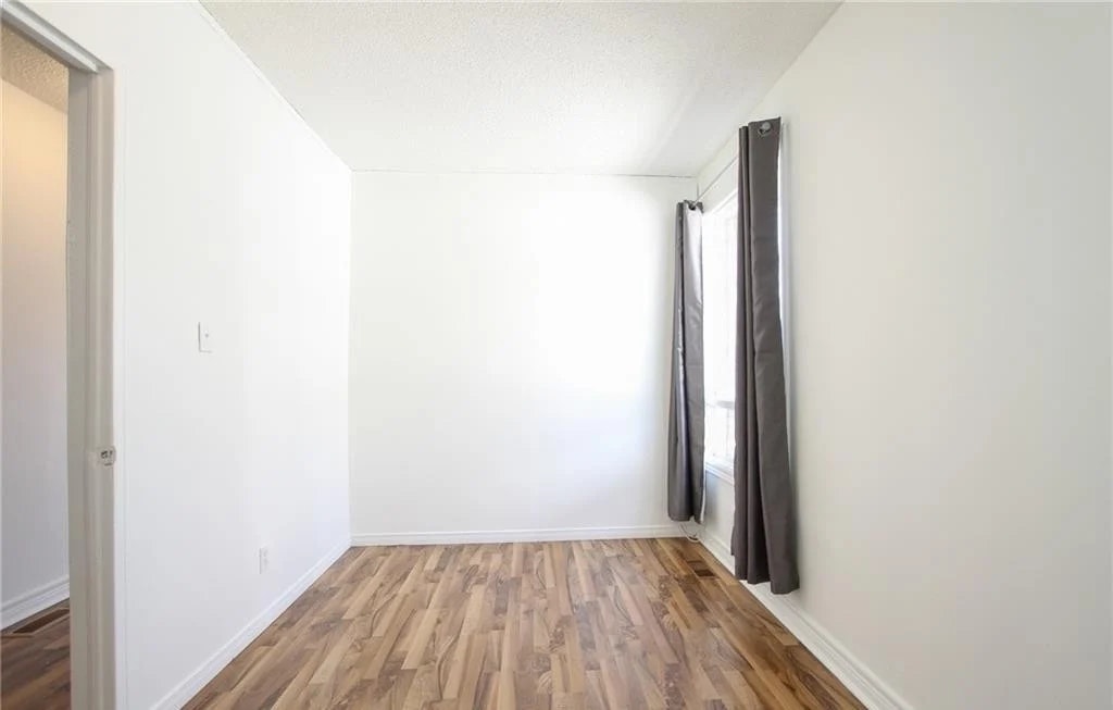 366 Bessie Avenue, Greater Sudbury, ON, P3C 4H5 - 9