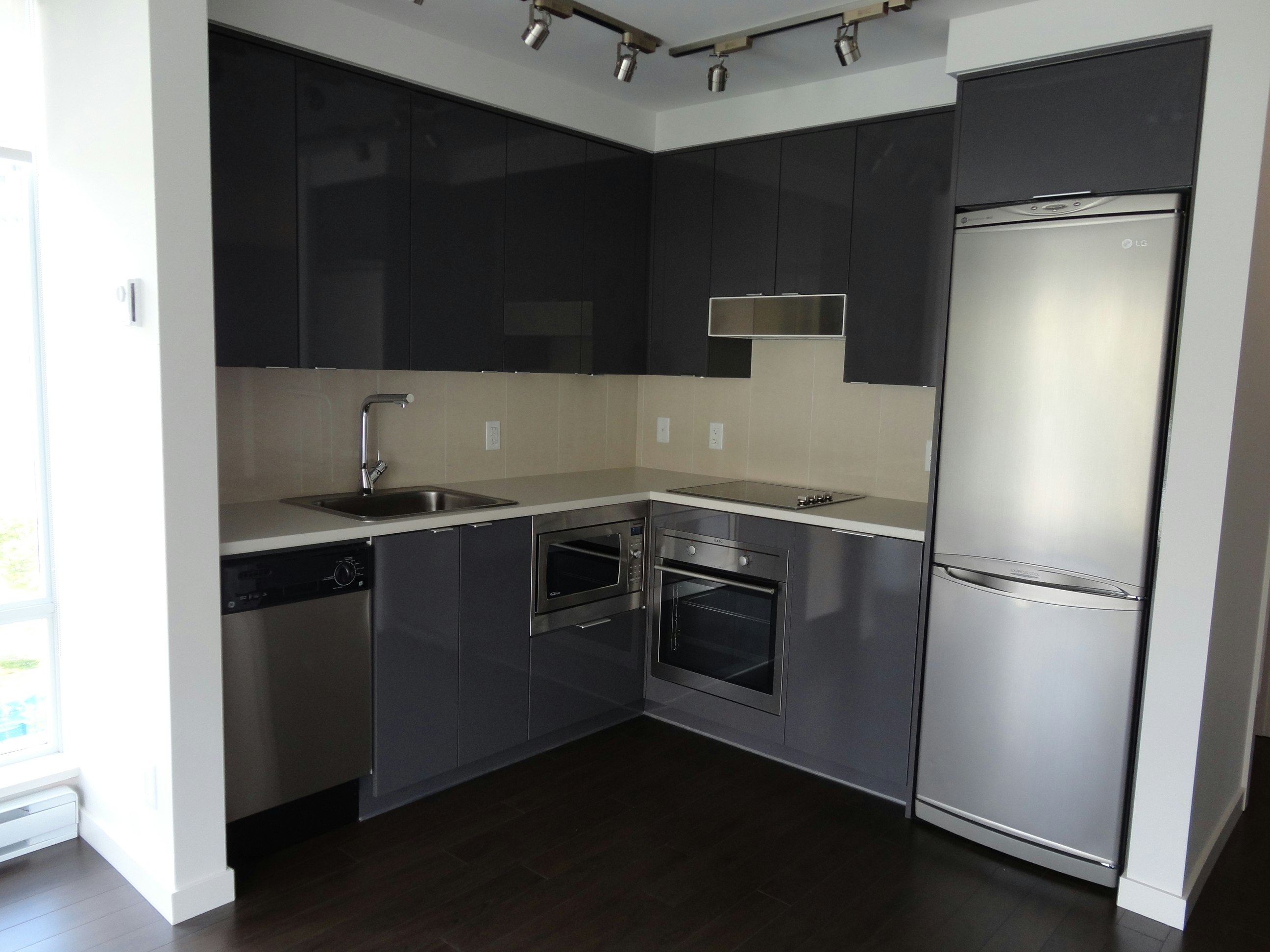 612-161 West Georgia Street, Vancouver, BC, V6B 0K9 3