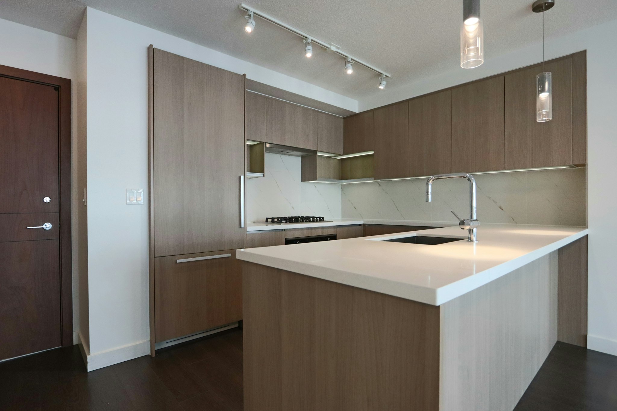 709-8833 Hazelbridge Way, Richmond, BC, V6X 0N3 - 2