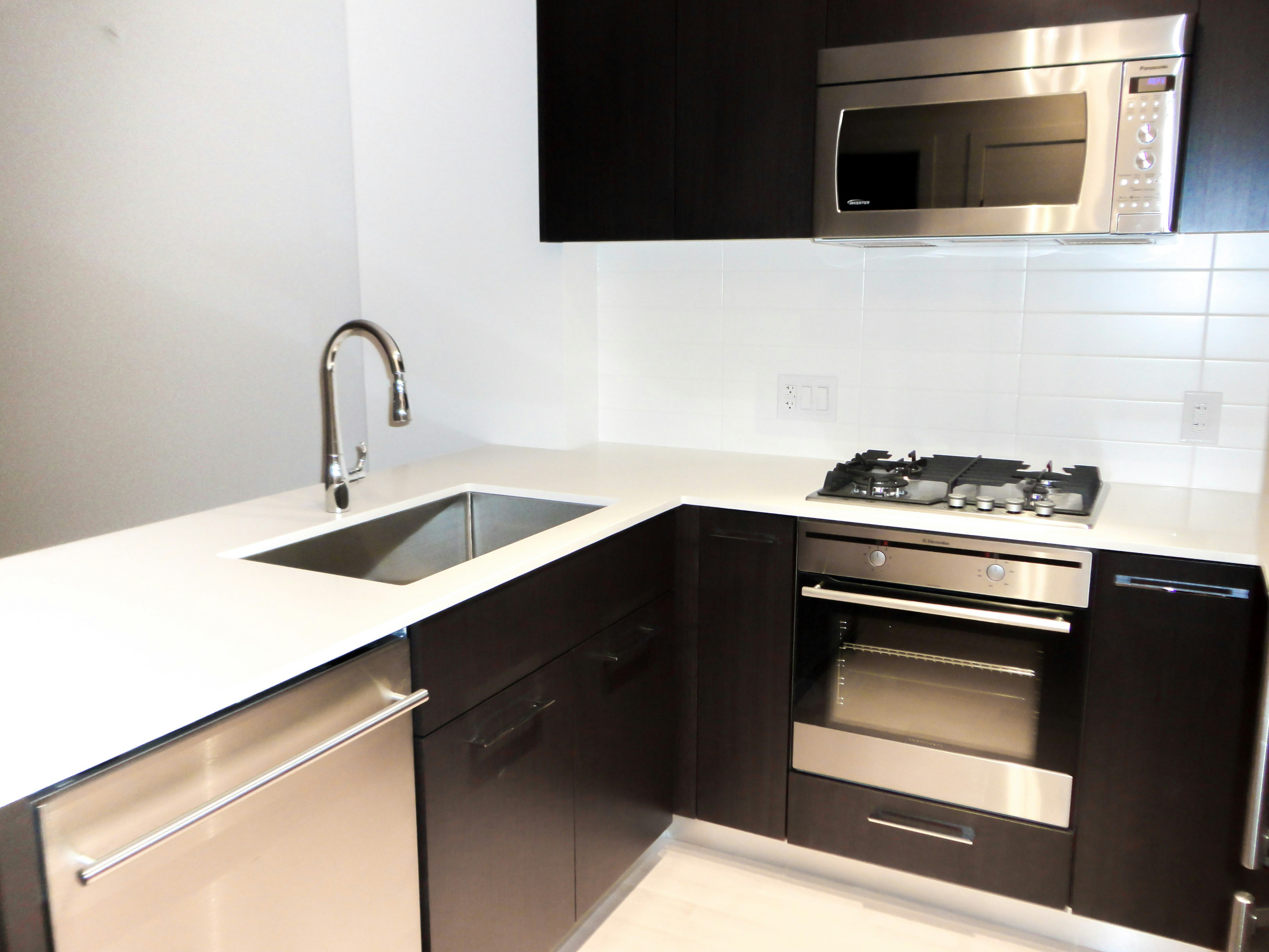 811-7988 Ackroyd Road, Richmond, BC, V6X 0K9 - 3