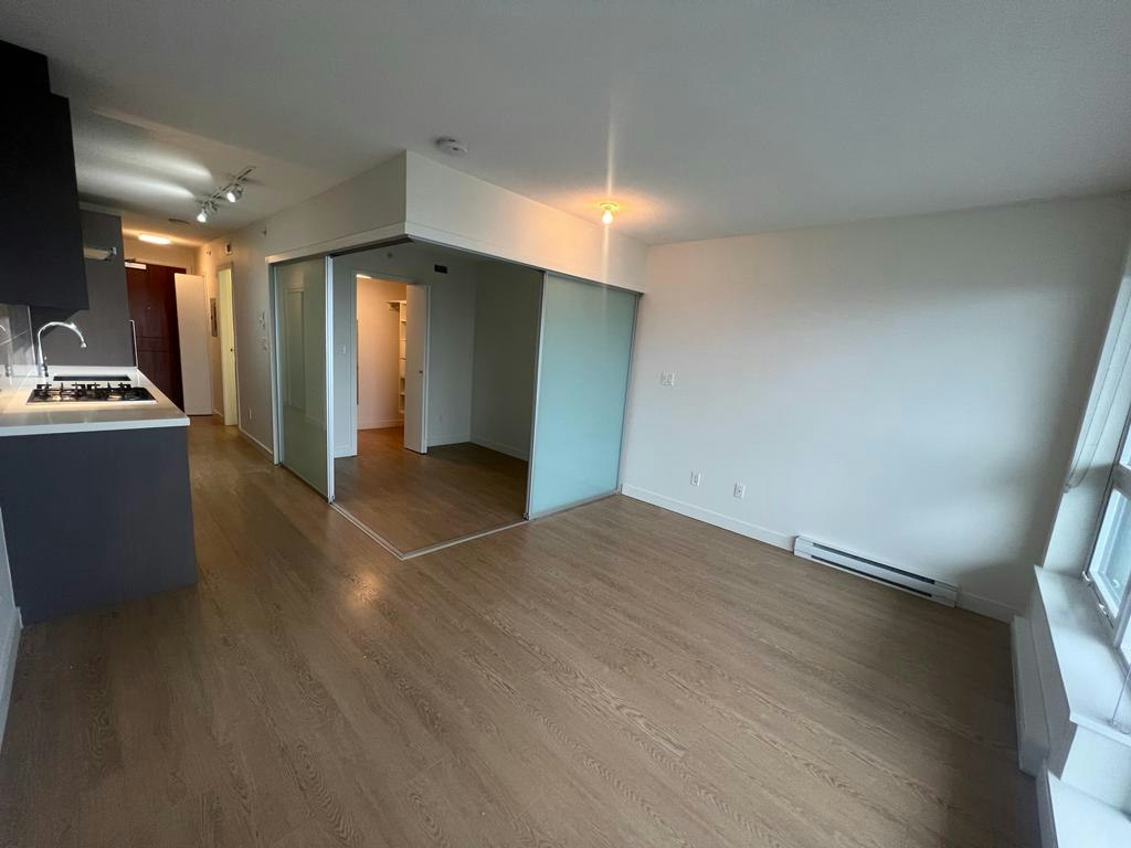 910-13696 100 Avenue, Surrey, BC, V3T 0L5 5