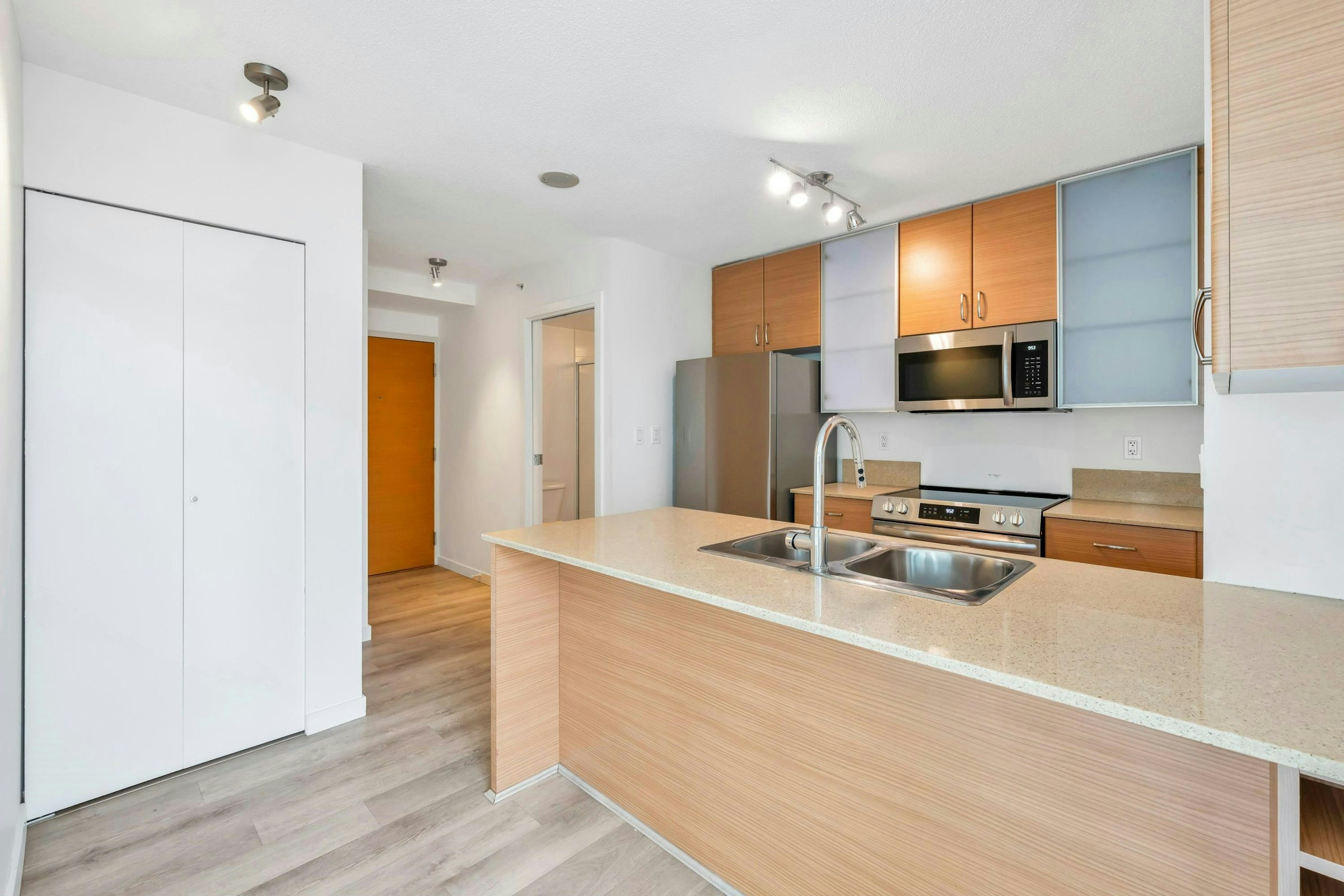 1601-928 Homer Street, Vancouver, BC, V6B 1T7 - 5