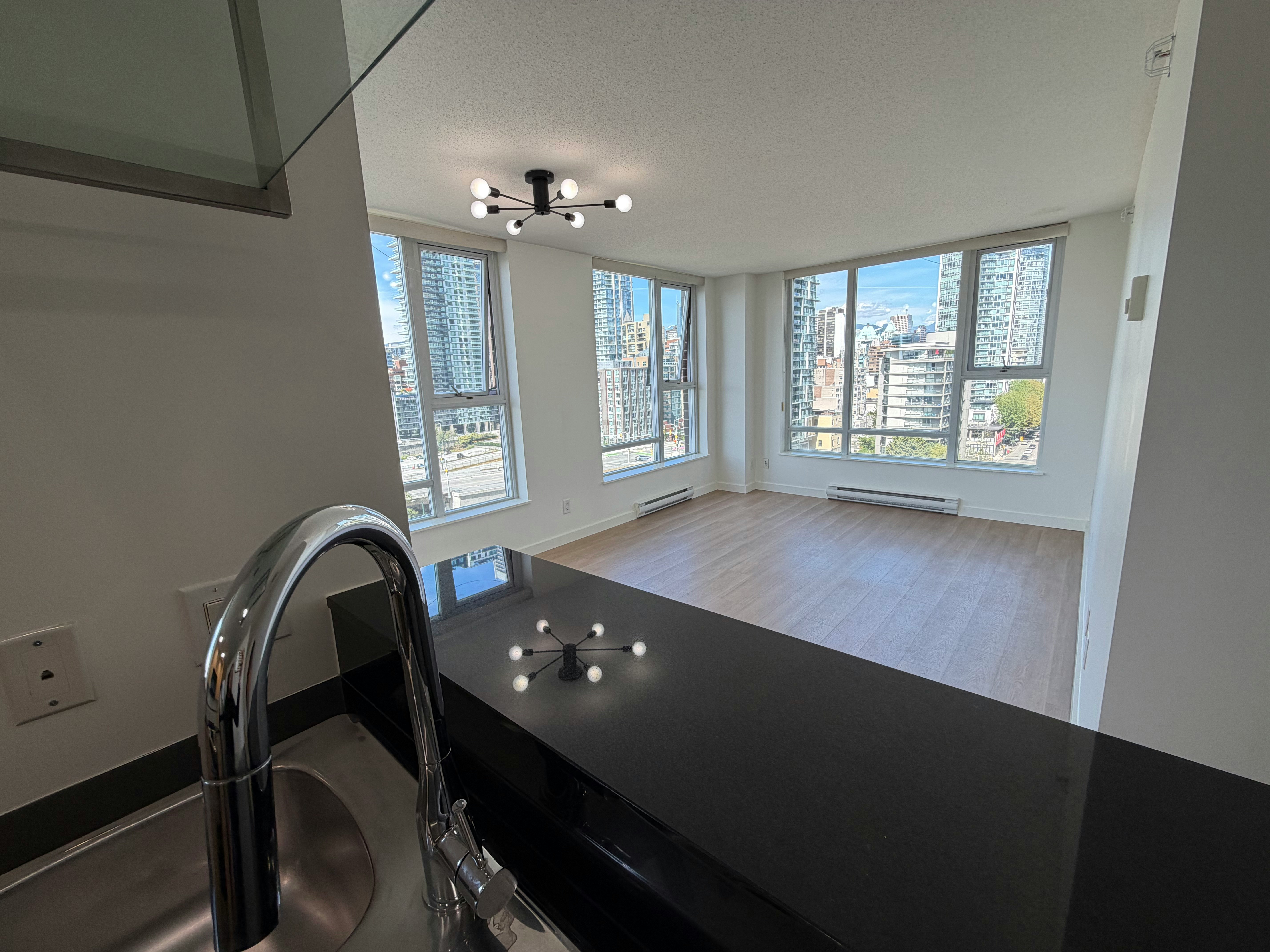 1606-550 Pacific Street, Vancouver, BC, V6Z 3G2 - 4