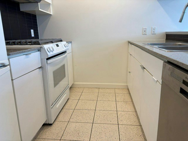 1707-939 Expo Boulevard, Vancouver, BC, V6Z 2W1 5