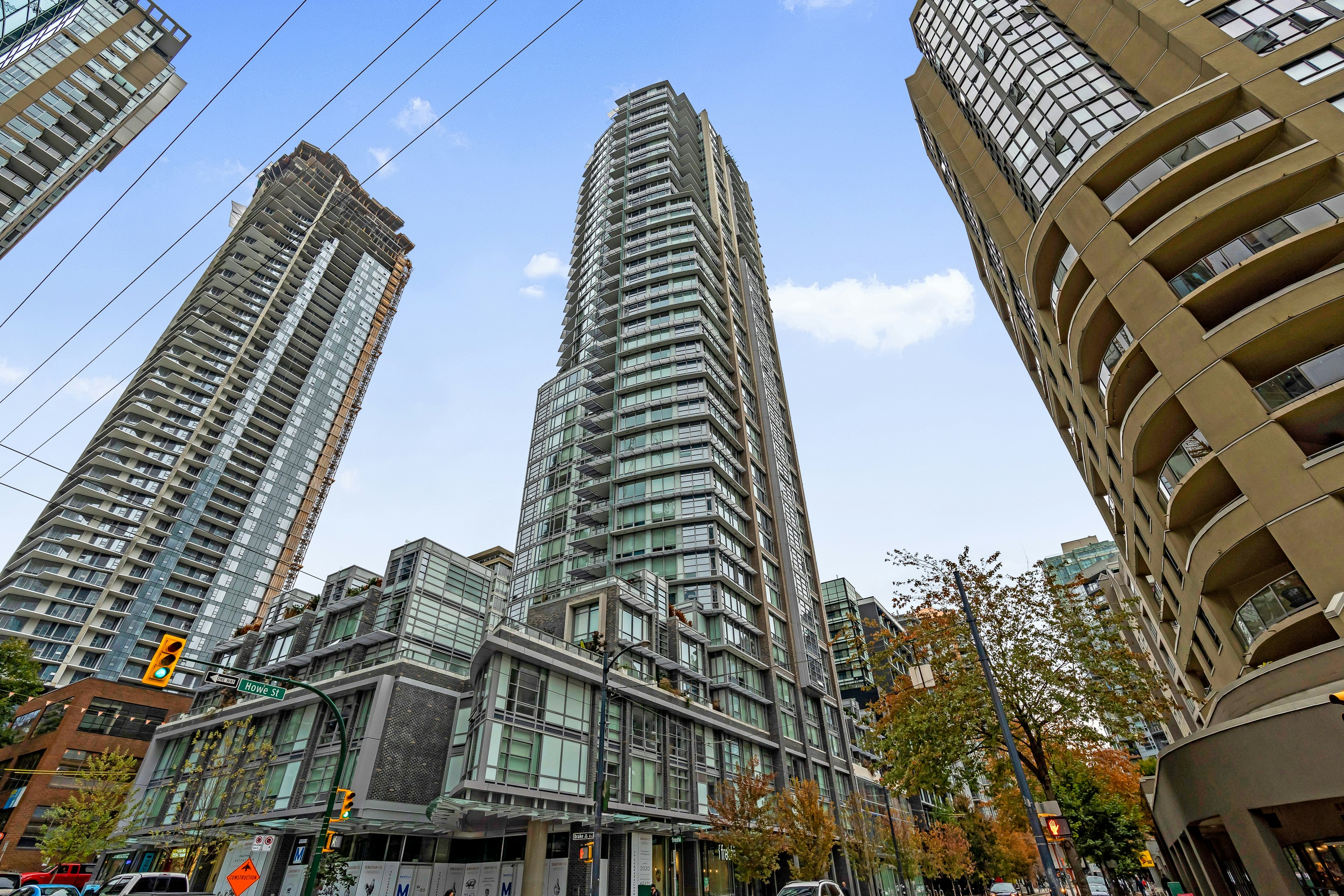 2004-1283 Howe Street, Vancouver, BC, V6Z 0E3 1