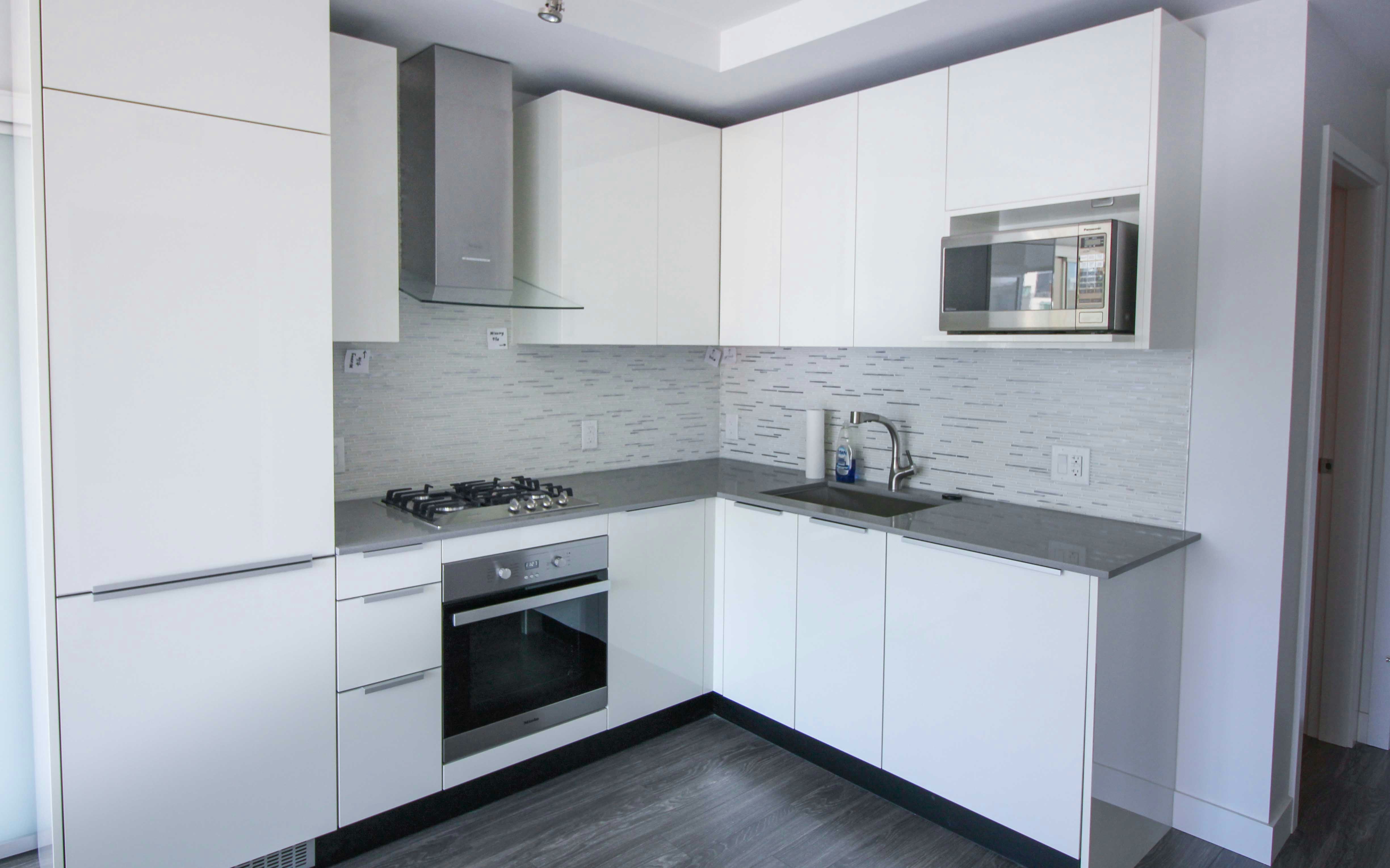 2004-1283 Howe Street, Vancouver, BC, V6Z 0E3 2