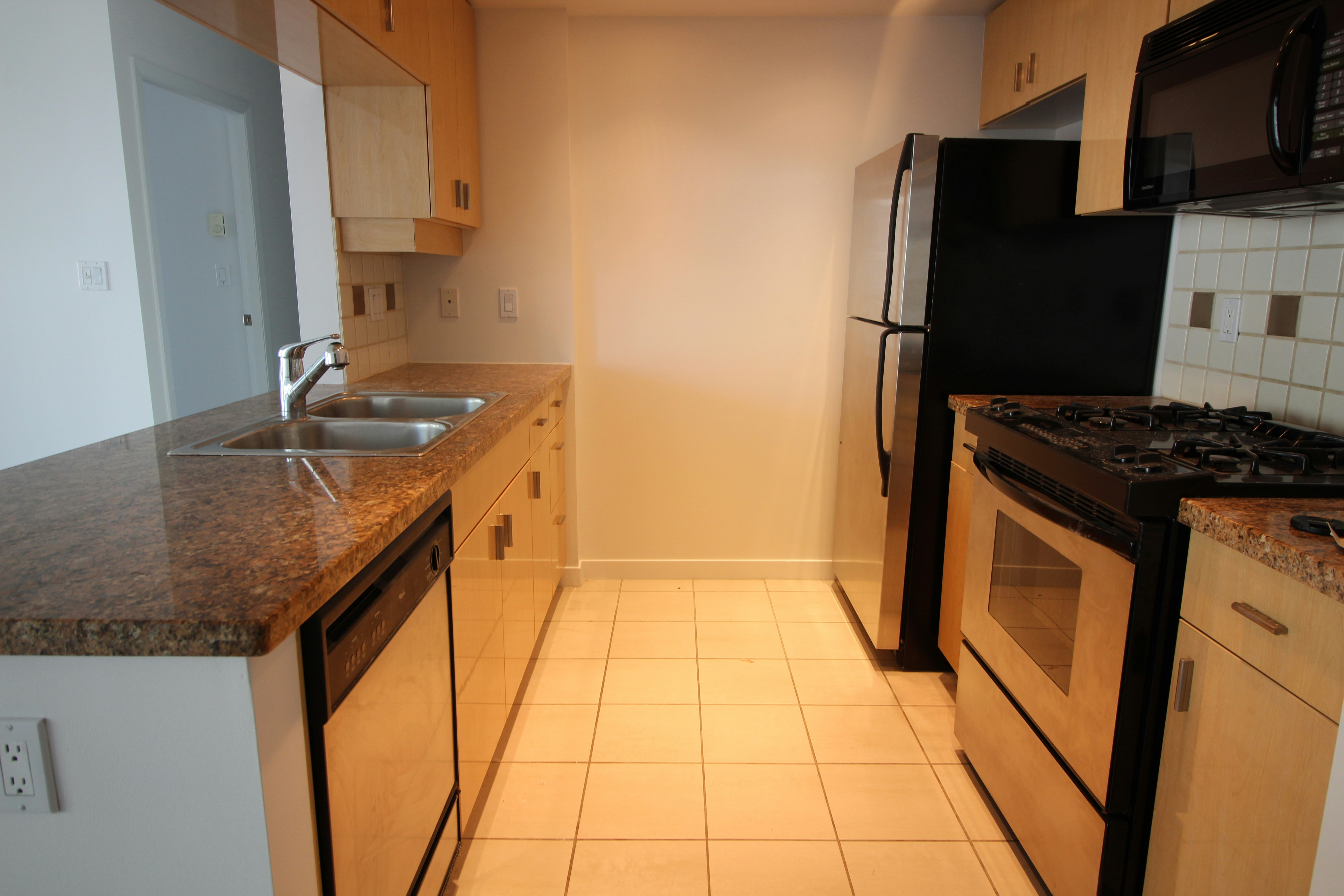 2305-1067 Marinaside Crescent, Vancouver, BC, V6Z 2Z5 - 2