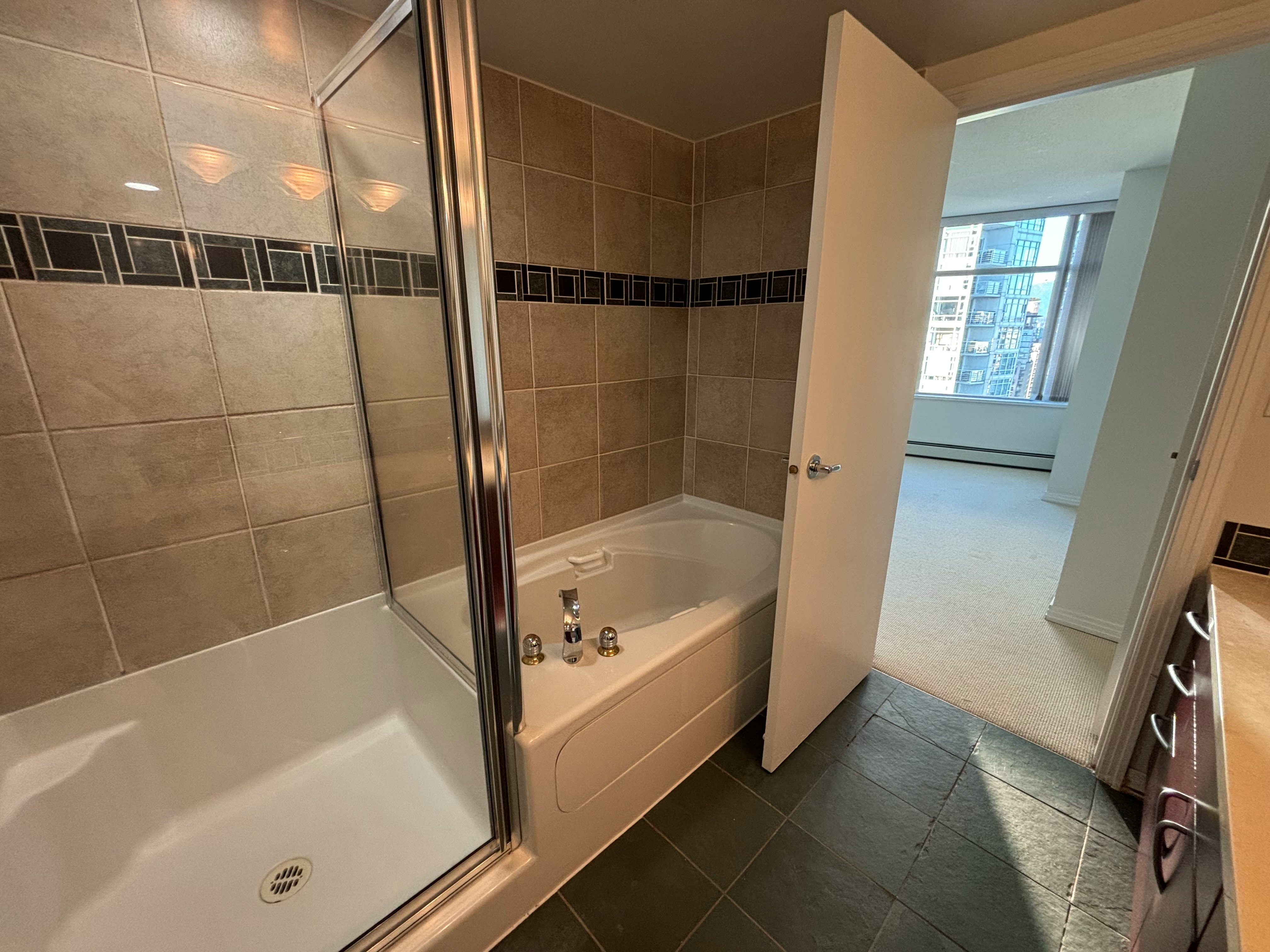 3003-1199 Marinaside Crescent, Vancouver, BC, V6Z 2Y2 - 12