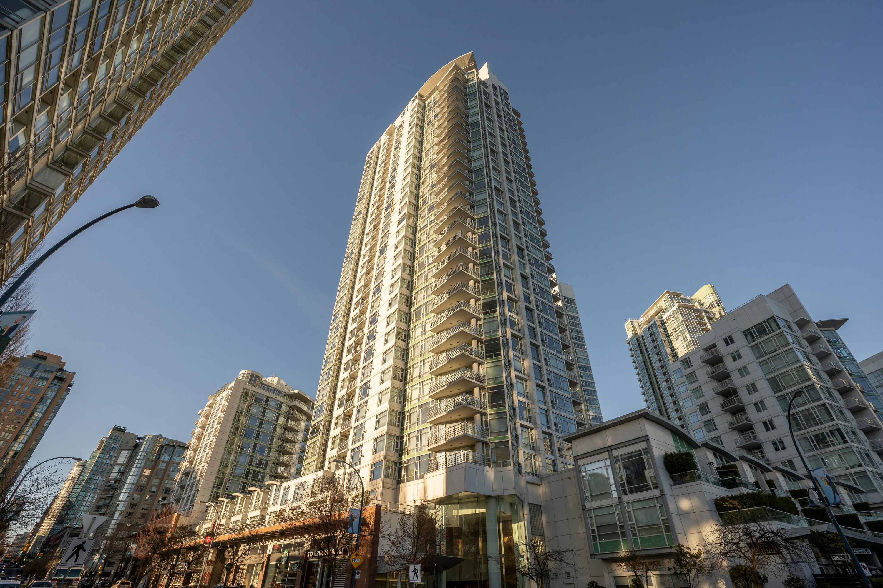 3003-1199 Marinaside Crescent, Vancouver, BC, V6Z 2Y2