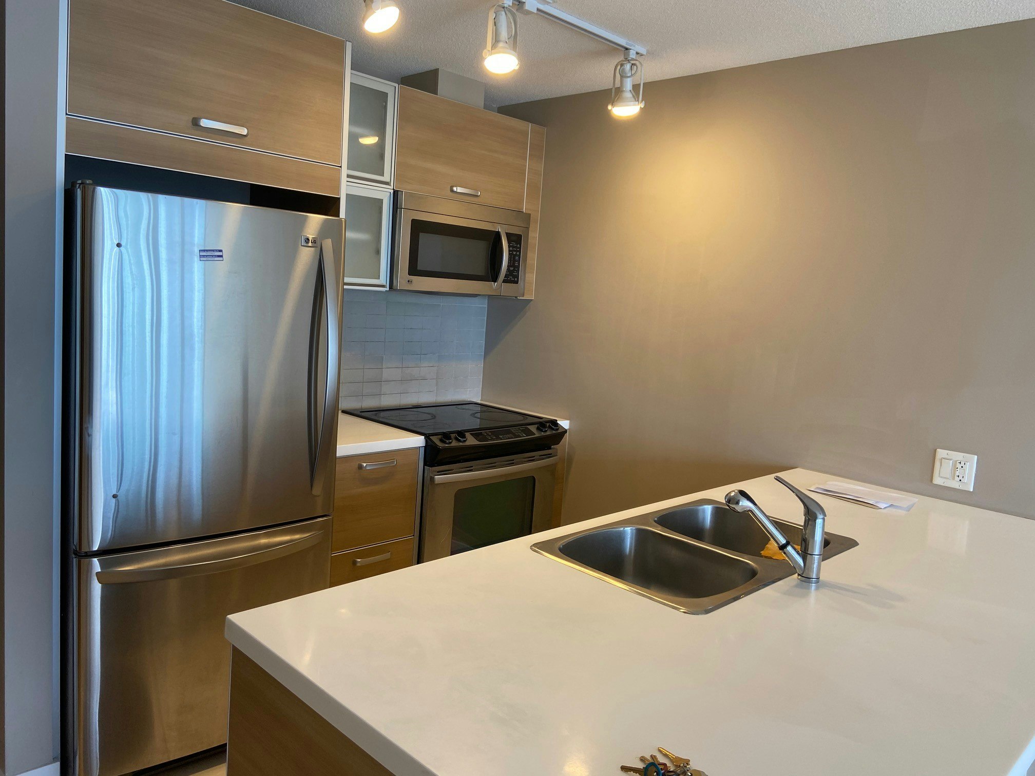 3403-9981 Whalley Boulevard, Surrey, BC, V3T 0G6 - 2
