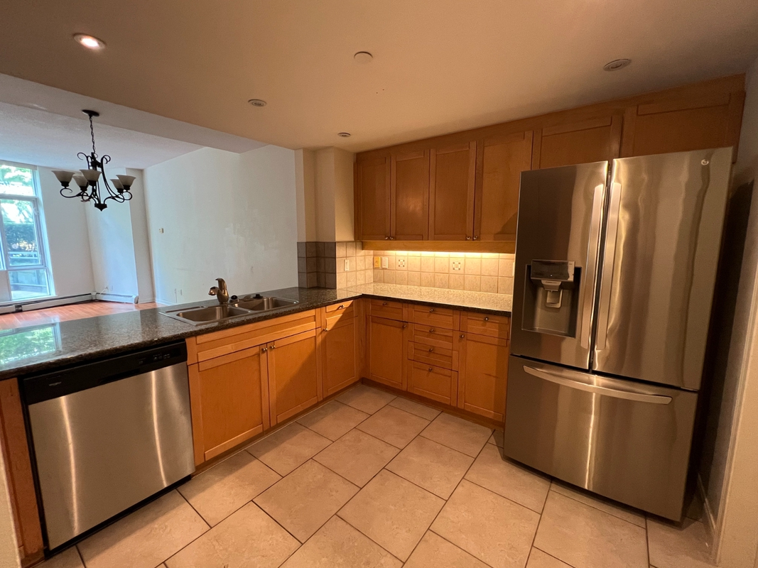 116-118 Drake Street, Vancouver, BC, V6Z 2X1 - 3