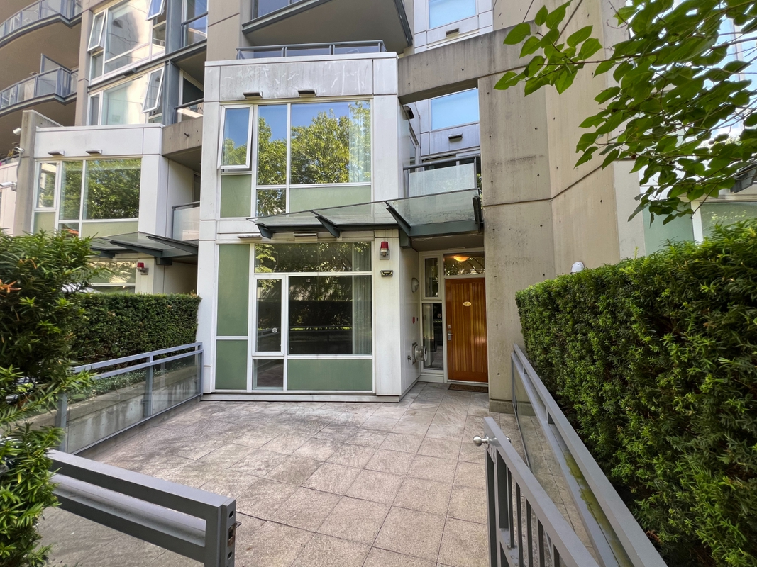 116-118 Drake Street, Vancouver, BC, V6Z 2X1 - 2