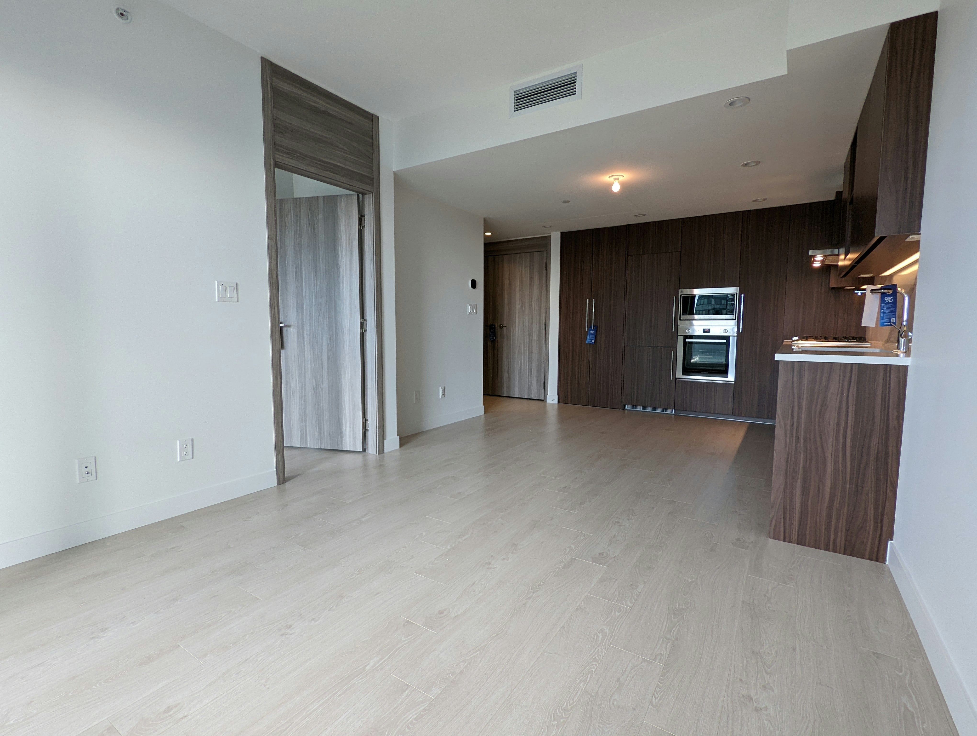 1701-9887 Whalley Boulevard, Surrey, BC, V3T 0P4 - 7