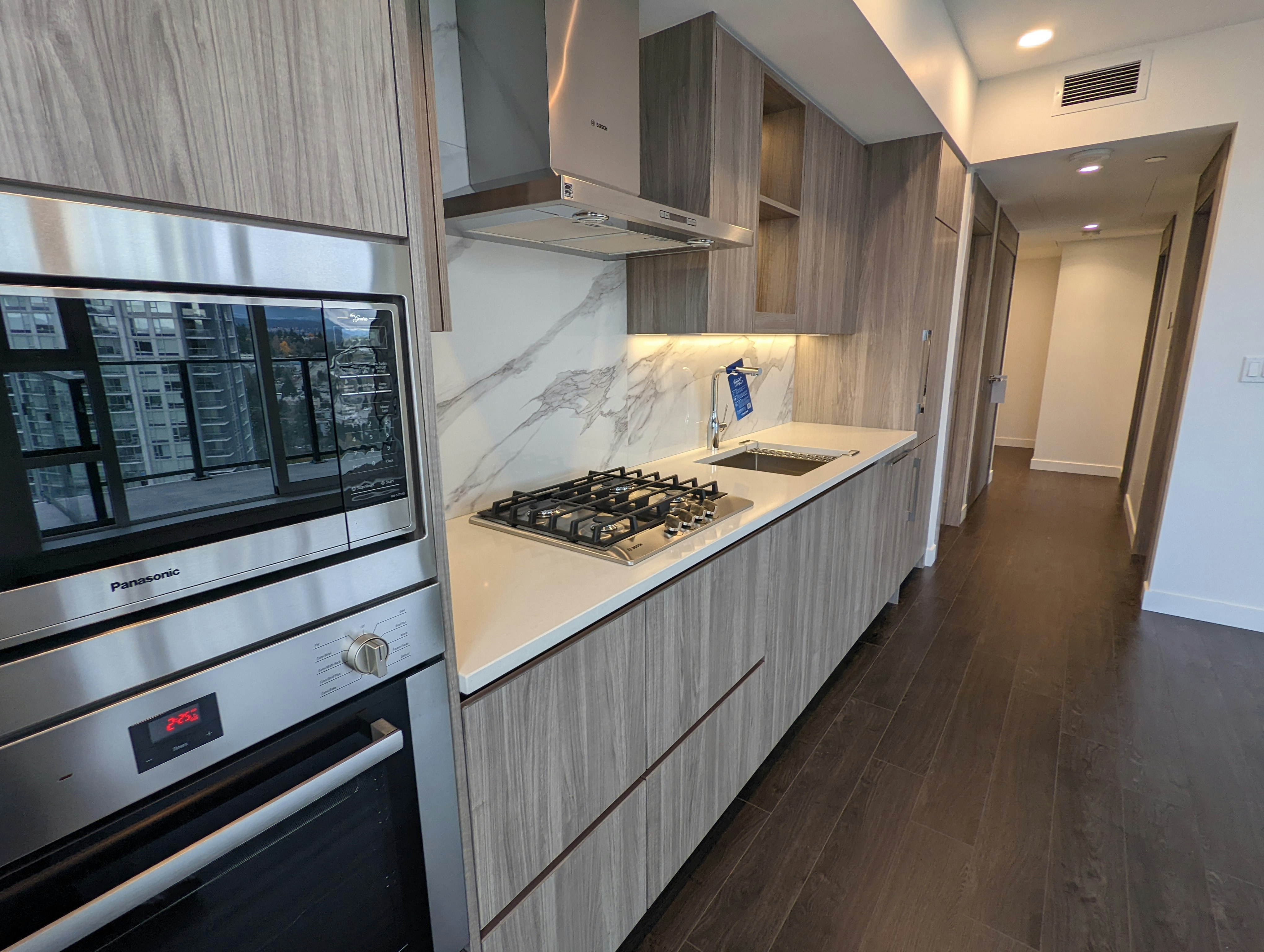 2407-9887 Whalley Boulevard, Surrey, BC, V3T 0P4 - 6
