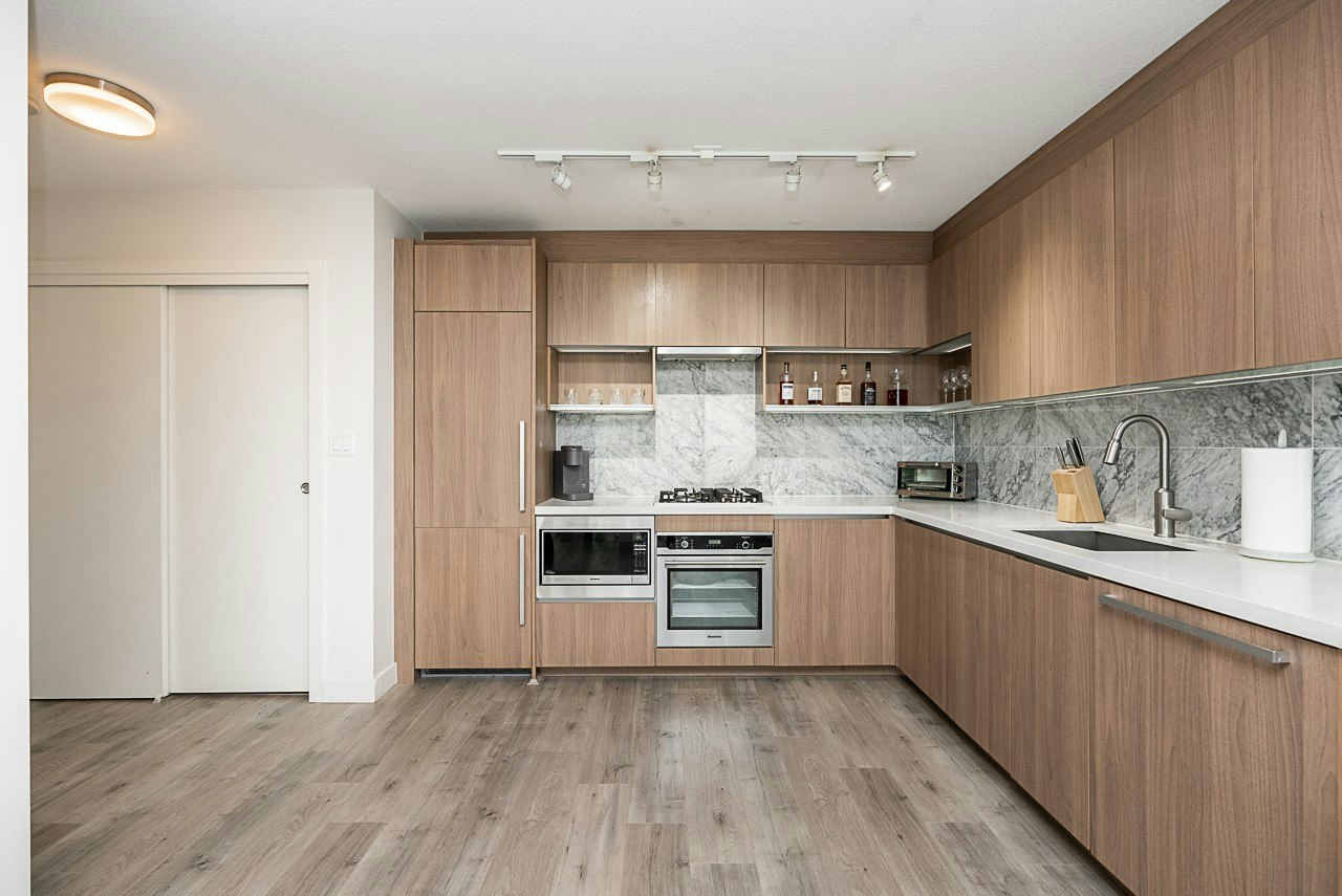 2008-13750 100 Avenue, Surrey, BC, V3T 0L3 2