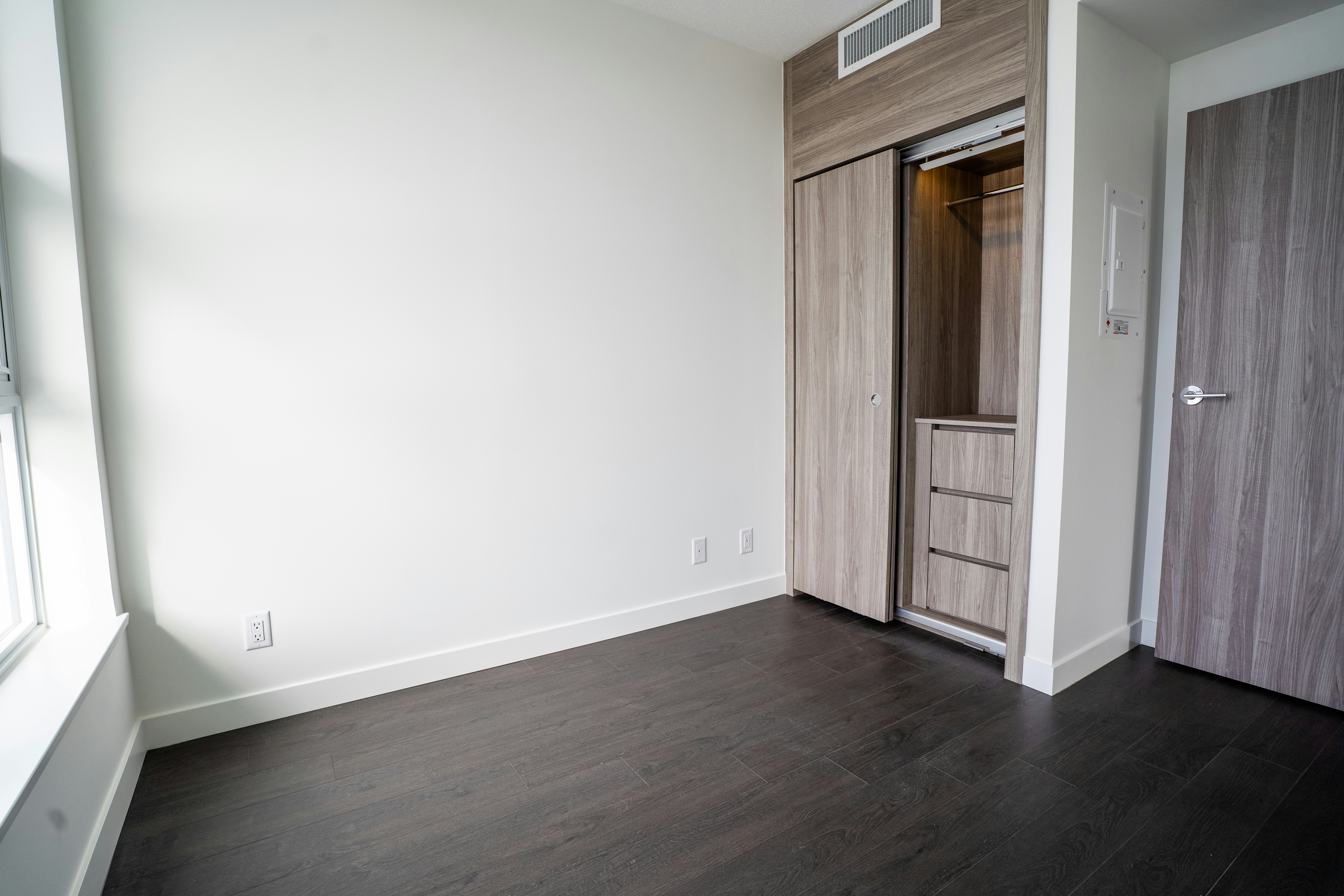 2405-13778 100 Avenue, Surrey, BC, V3T 0V3 - 11