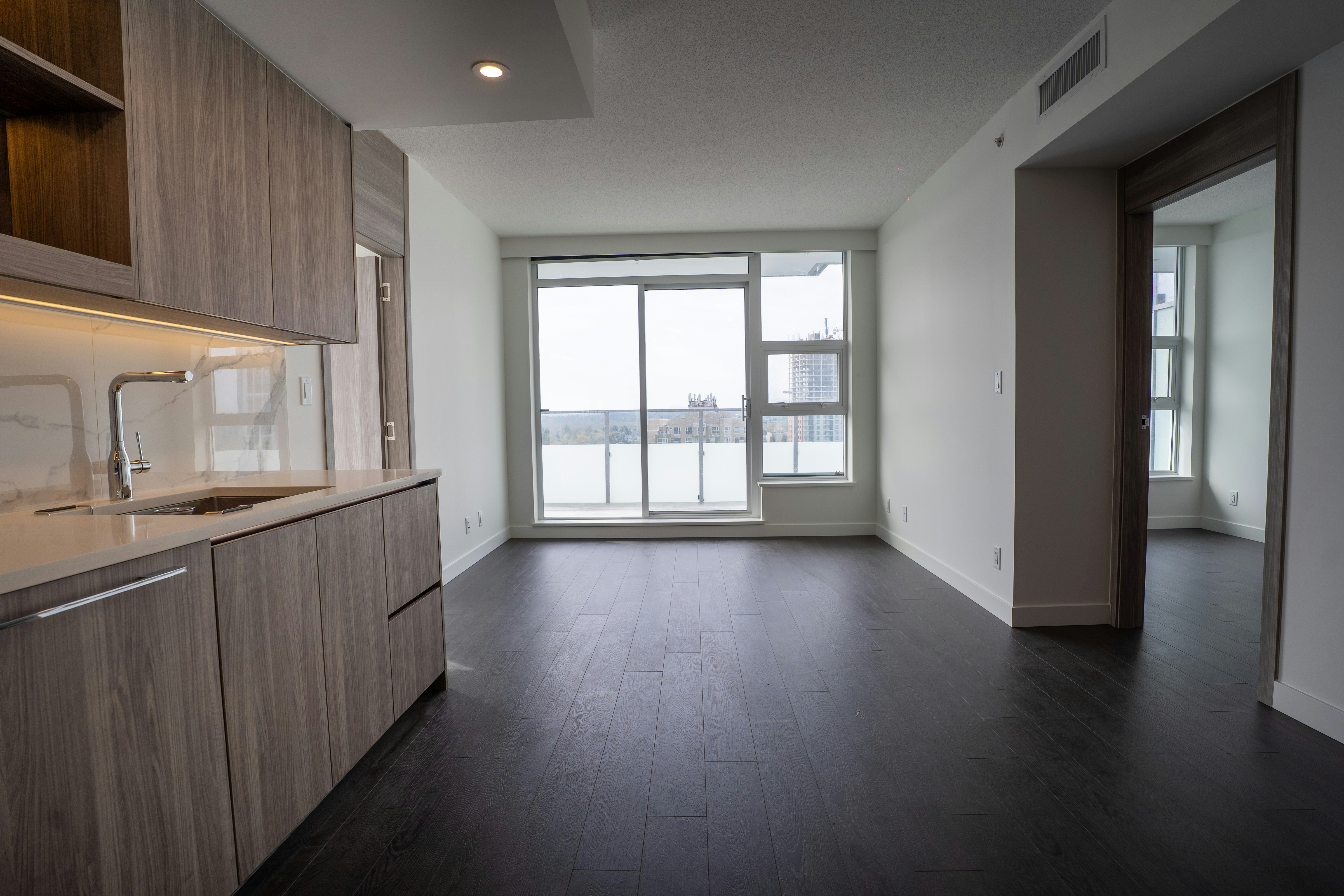 2405-13778 100 Avenue, Surrey, BC, V3T 0V3 5