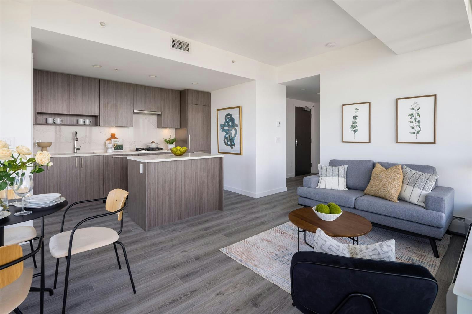 4002-13350 Central Avenue, Surrey, BC, V3T 0S1 - 4