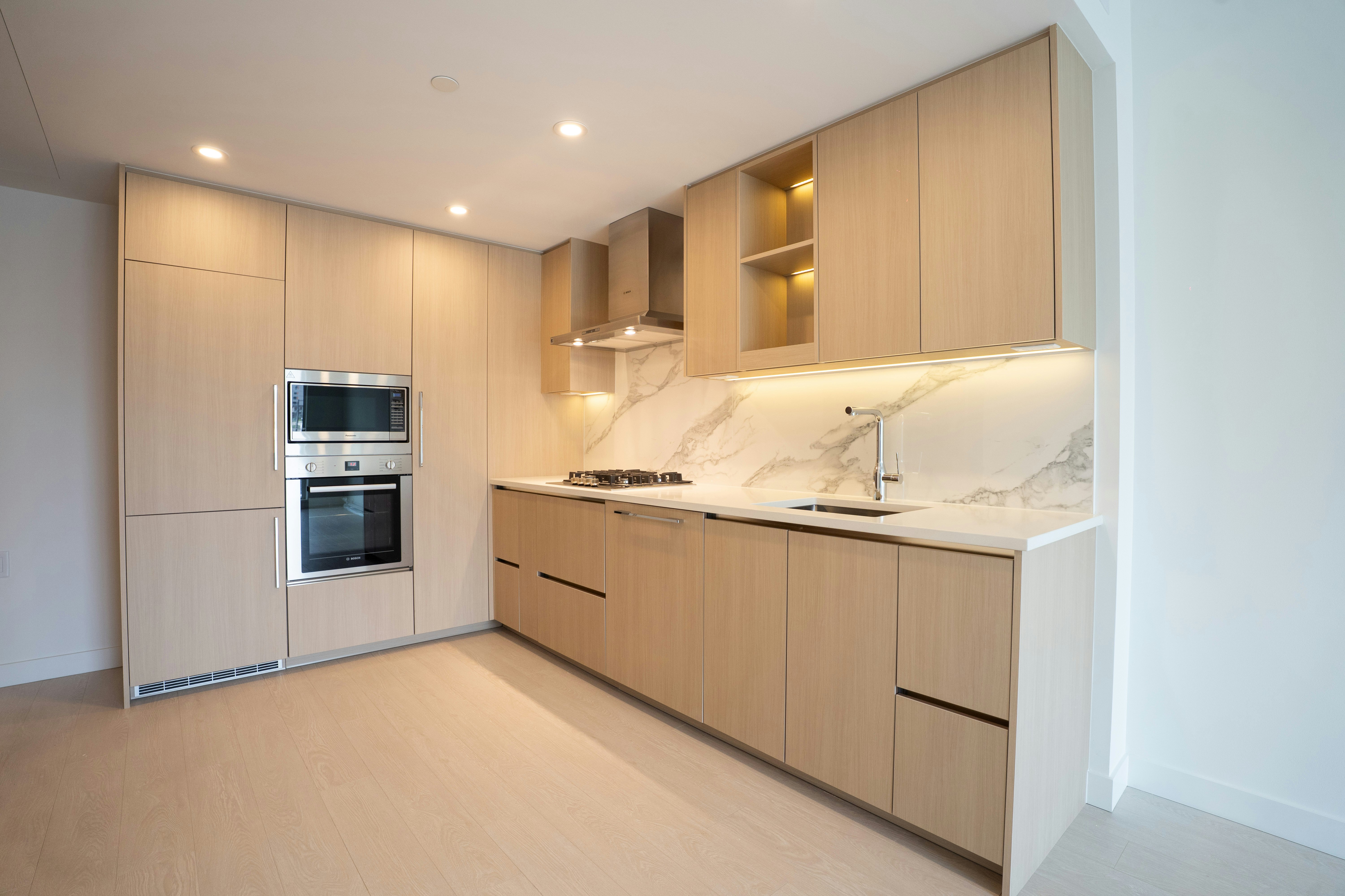 2203-13778 100 Avenue, Surrey, BC, V3T 0V3 - 4