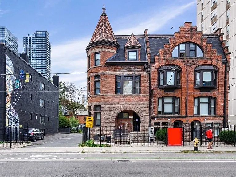 MULTIPLEUNITS-260 Sherbourne Street, Toronto, ON, M5A 2S1