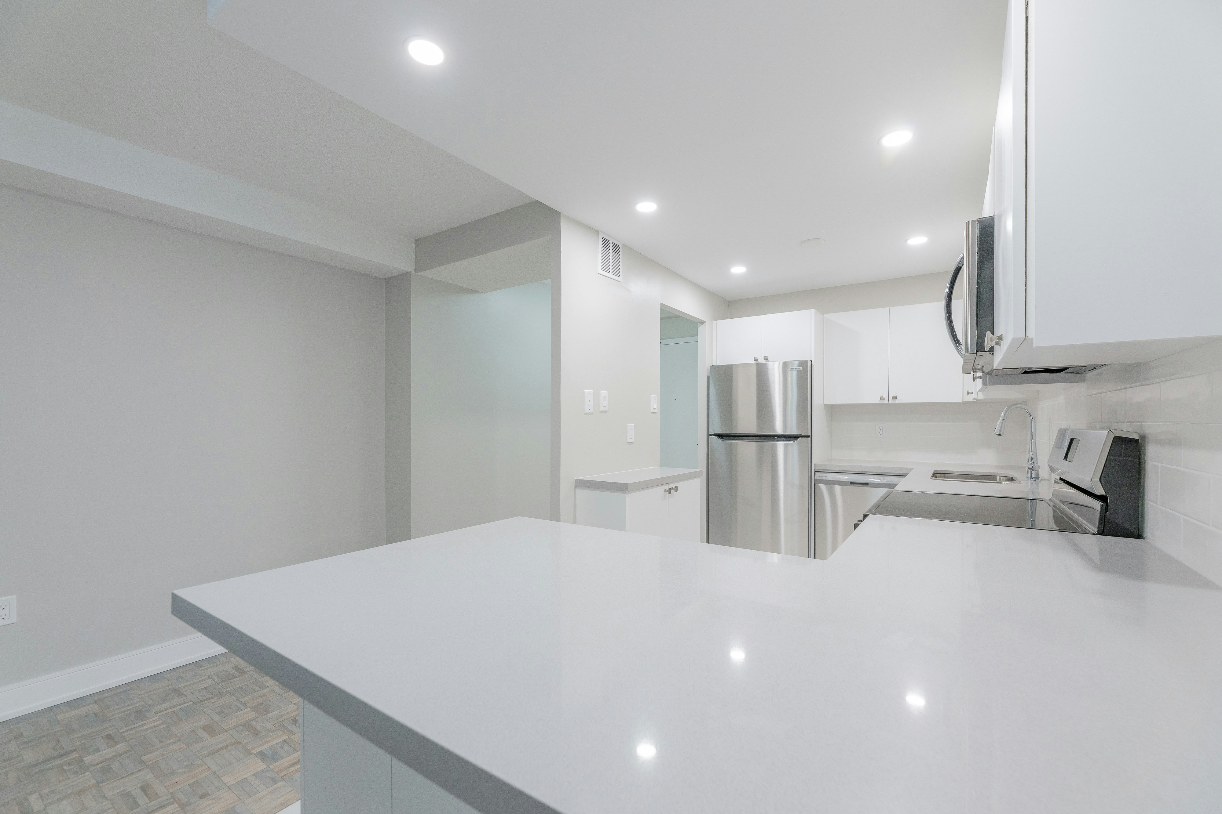 MULTIPLEUNITS-3575 Kaneff Crescent, Mississauga, ON, L5A 3Y5 - 3