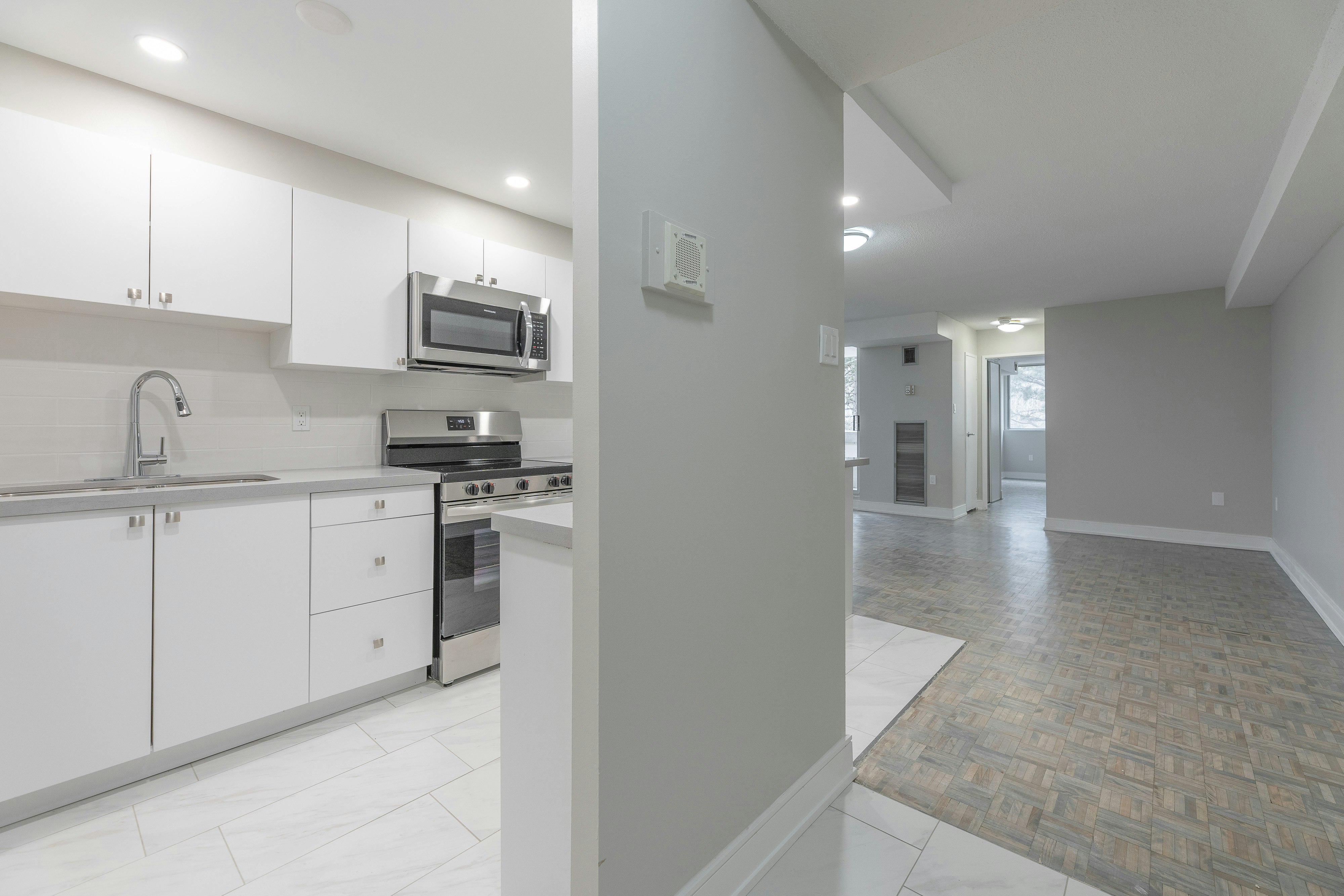 MULTIPLEUNITS-3575 Kaneff Crescent, Mississauga, ON, L5A 3Y5 - 4