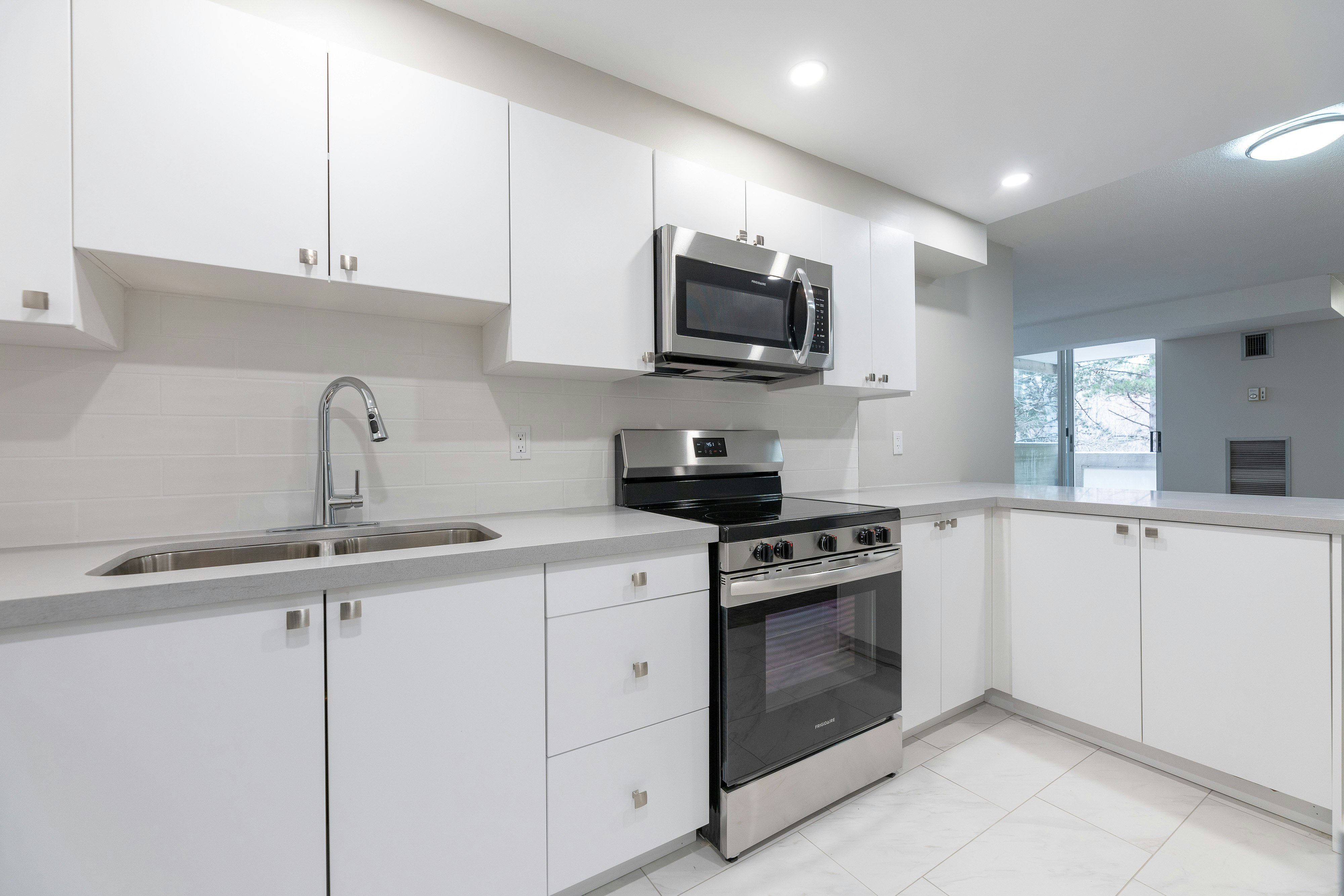 MULTIPLEUNITS-3575 Kaneff Crescent, Mississauga, ON, L5A 3Y5 - 2