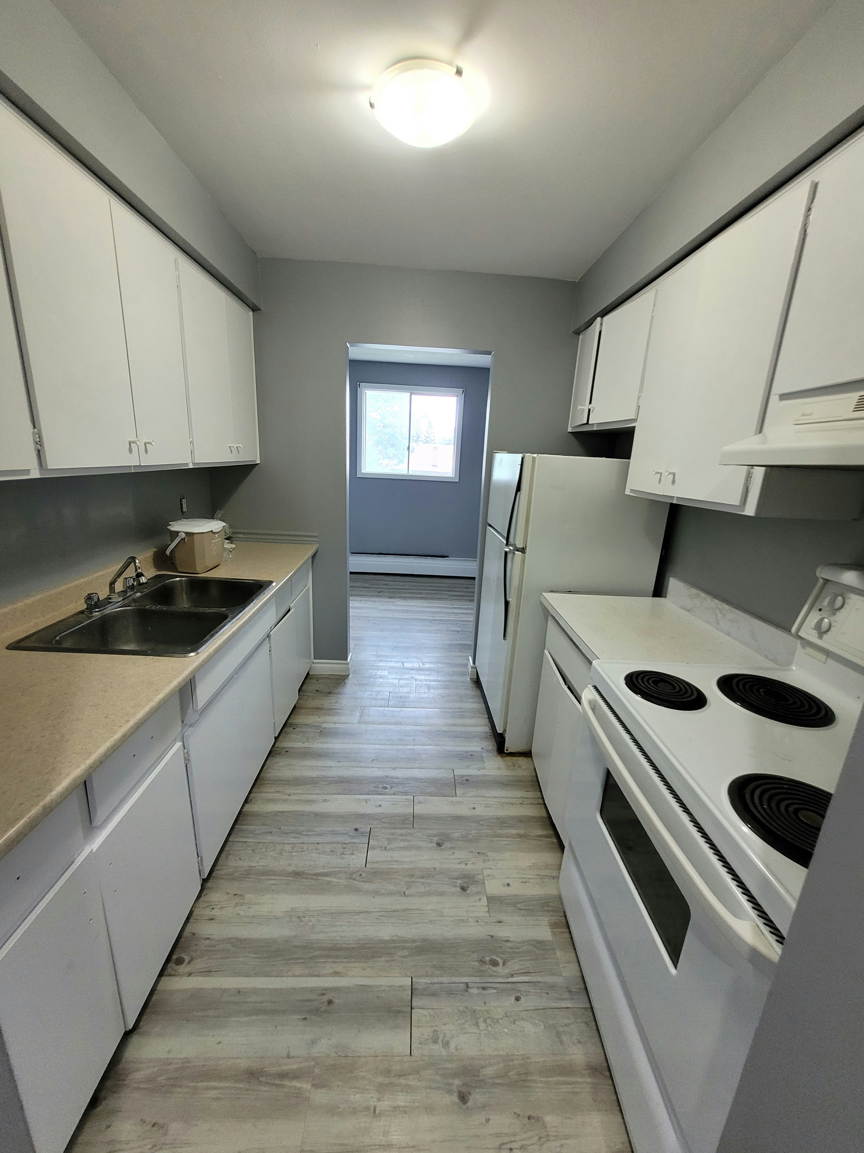 Apt4-595 Silverbirch Road, Waterloo, ON, N2L 4R4 - 2