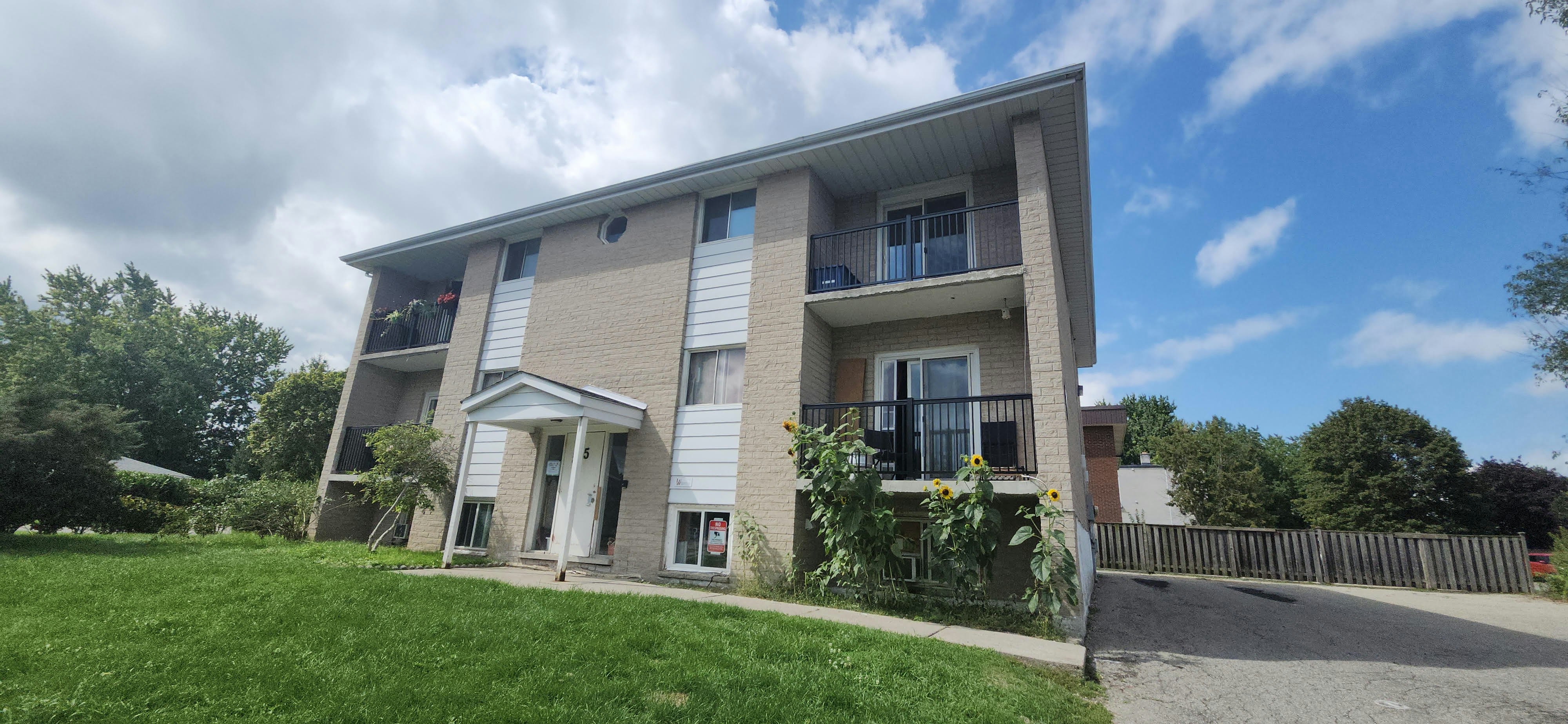 Apt4-595 Silverbirch Road, Waterloo, ON, N2L 4R4